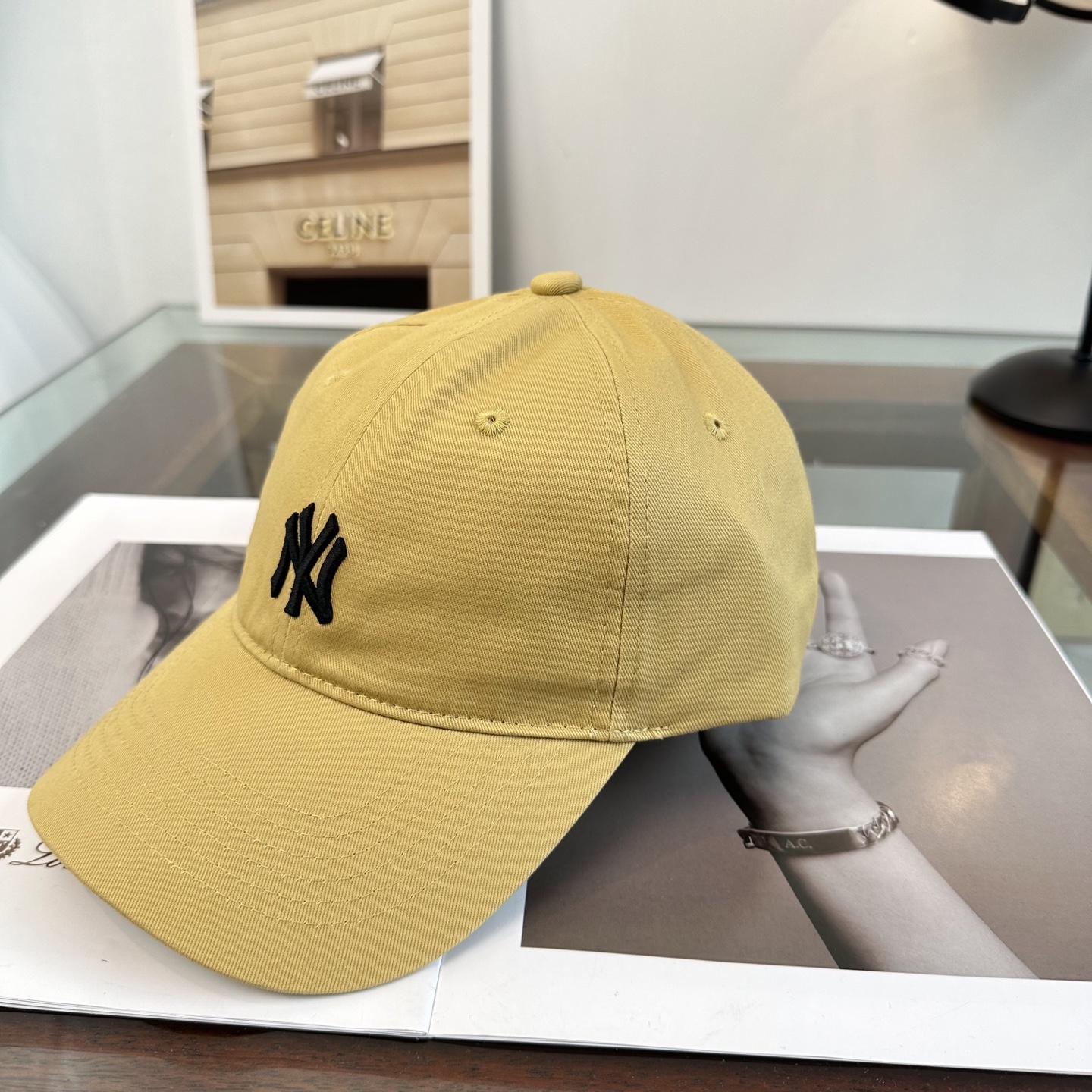 韩国正品MLB棒球帽。NY最新最火的帽子就在这👏👏最新款棒球帽刺绣男女情侣款鸭舌帽❗最新款 ，爆炸款全线