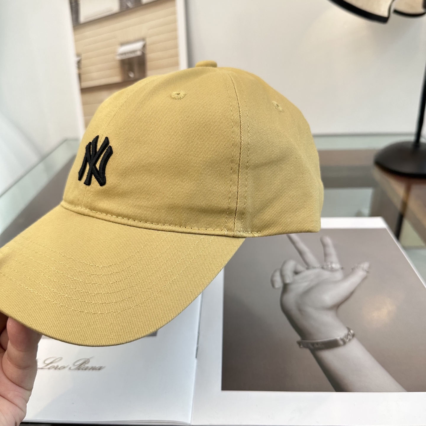 韩国正品MLB棒球帽。NY最新最火的帽子就在这👏👏最新款棒球帽刺绣男女情侣款鸭舌帽❗最新款 ，爆炸款全线