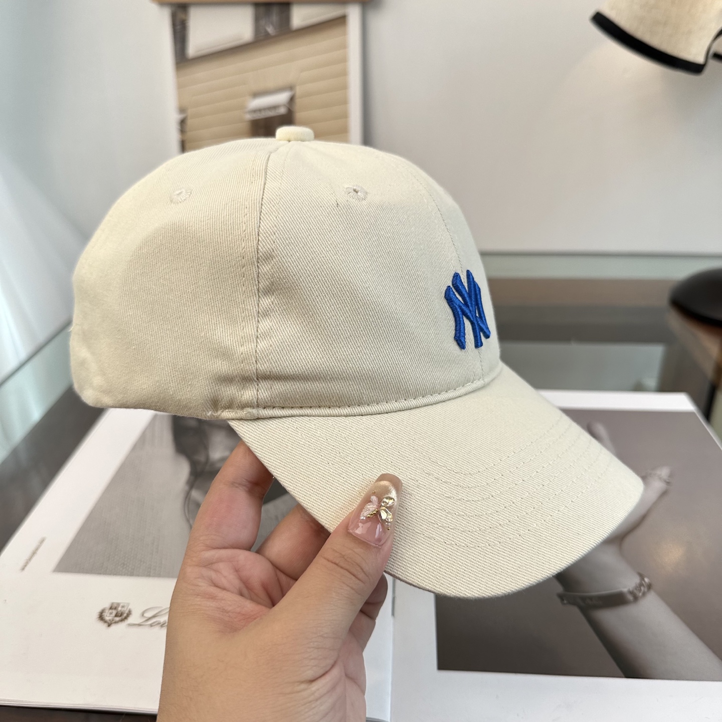 韩国正品MLB棒球帽。NY最新最火的帽子就在这👏👏最新款棒球帽刺绣男女情侣款鸭舌帽❗最新款 ，爆炸款全线