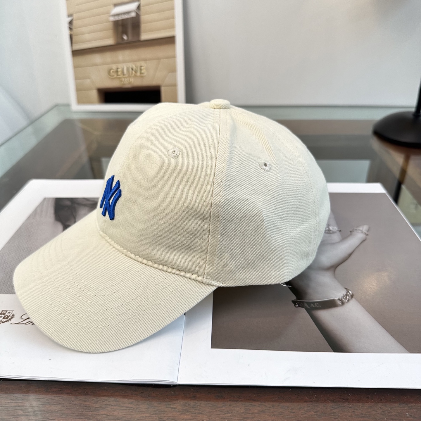 韩国正品MLB棒球帽。NY最新最火的帽子就在这👏👏最新款棒球帽刺绣男女情侣款鸭舌帽❗最新款 ，爆炸款全线