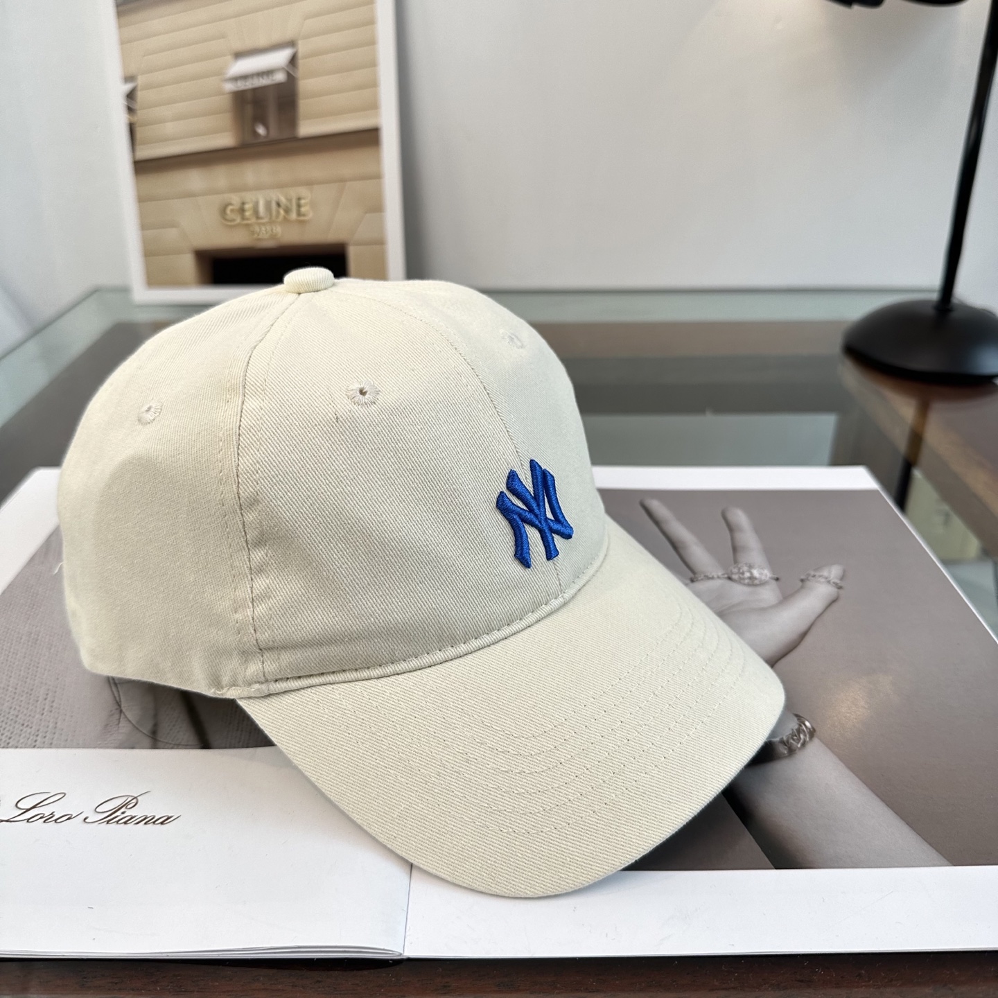 韩国正品MLB棒球帽。NY最新最火的帽子就在这👏👏最新款棒球帽刺绣男女情侣款鸭舌帽❗最新款 ，爆炸款全线