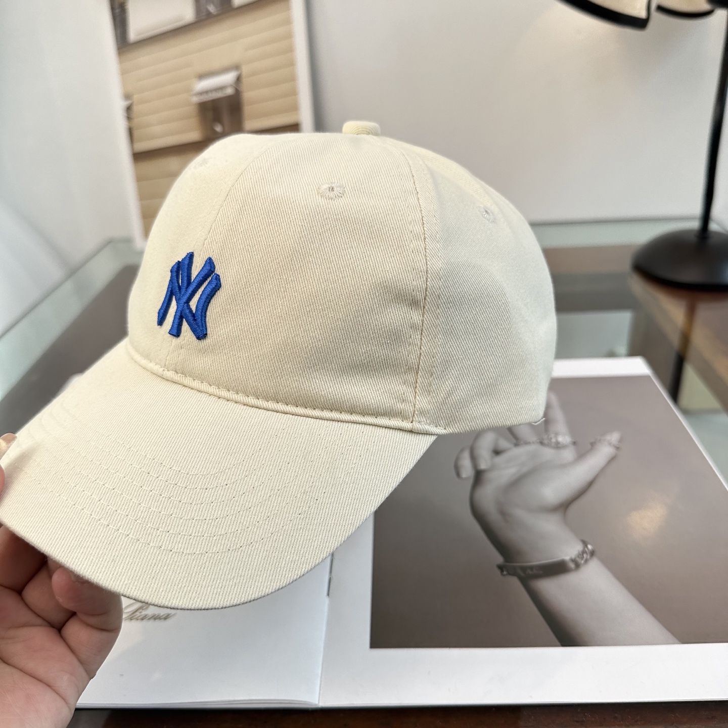 韩国正品MLB棒球帽。NY最新最火的帽子就在这👏👏最新款棒球帽刺绣男女情侣款鸭舌帽❗最新款 ，爆炸款全线