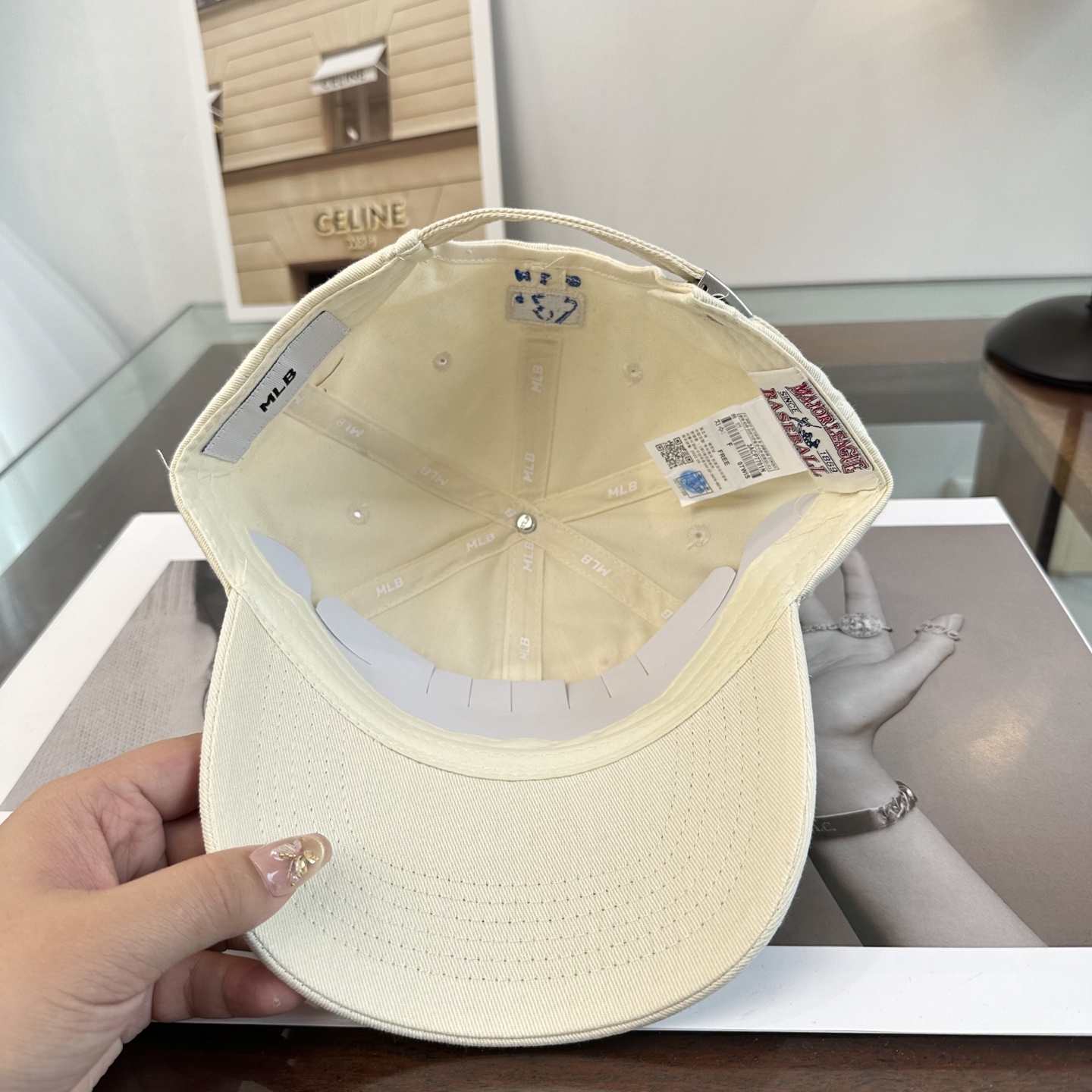 韩国正品MLB棒球帽。NY最新最火的帽子就在这👏👏最新款棒球帽刺绣男女情侣款鸭舌帽❗最新款 ，爆炸款全线