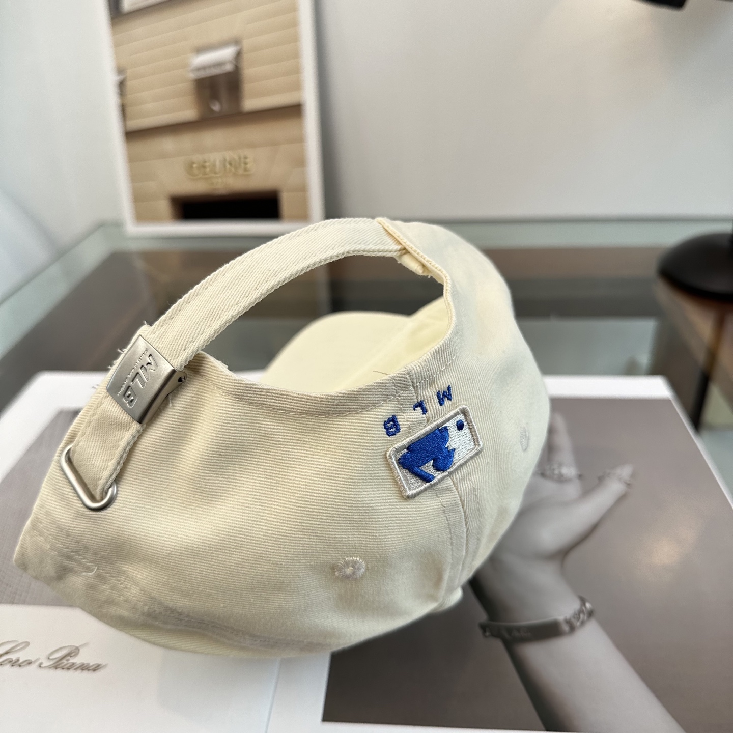 韩国正品MLB棒球帽。NY最新最火的帽子就在这👏👏最新款棒球帽刺绣男女情侣款鸭舌帽❗最新款 ，爆炸款全线