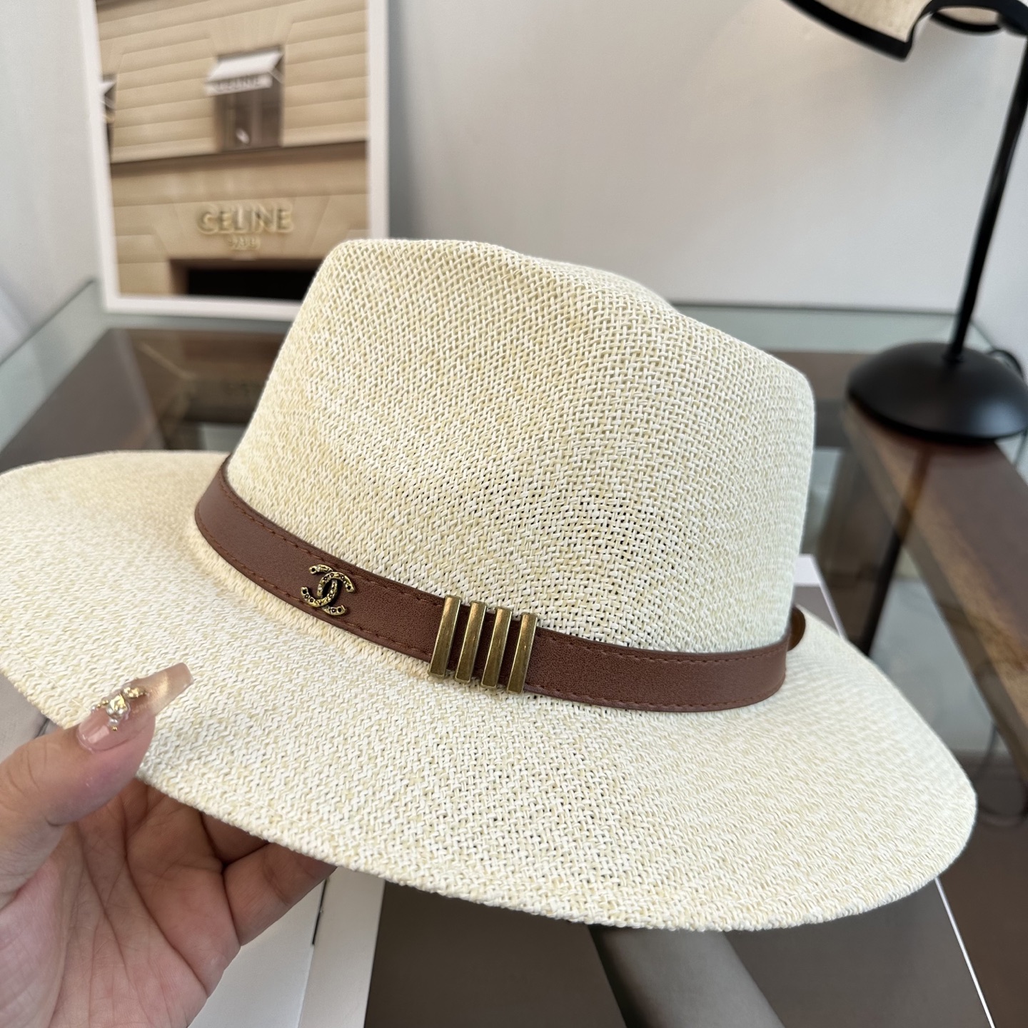 CHANEL香奈儿2026新款平顶草帽 夏天海边首选～新款材质编织而成～质感满分💯