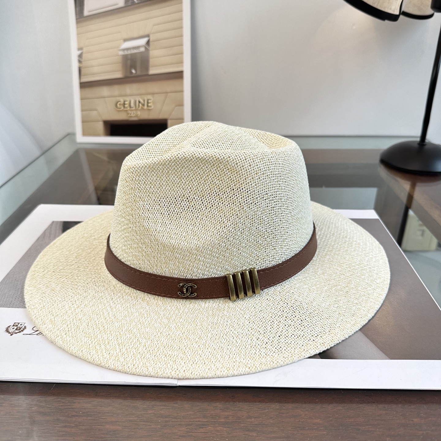 CHANEL香奈儿2026新款平顶草帽 夏天海边首选～新款材质编织而成～质感满分💯