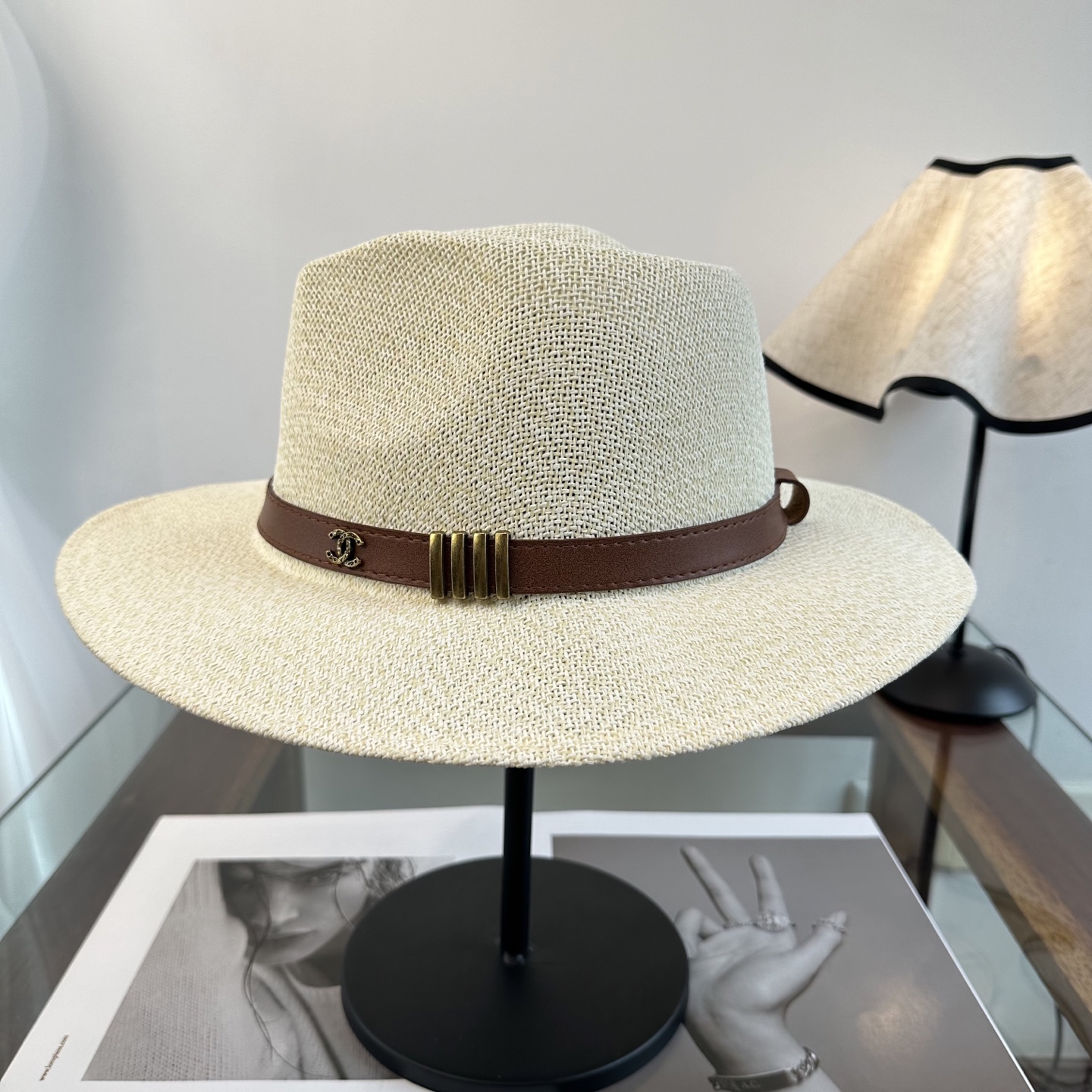 CHANEL香奈儿2026新款平顶草帽 夏天海边首选～新款材质编织而成～质感满分💯