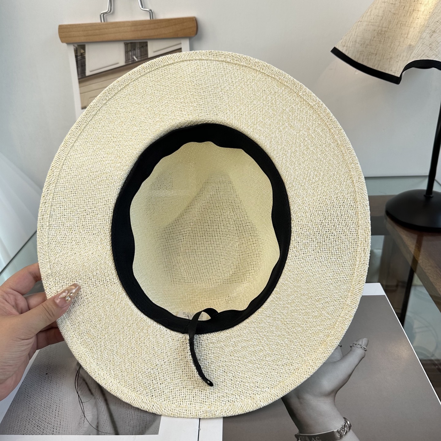 CHANEL香奈儿2026新款平顶草帽 夏天海边首选～新款材质编织而成～质感满分💯