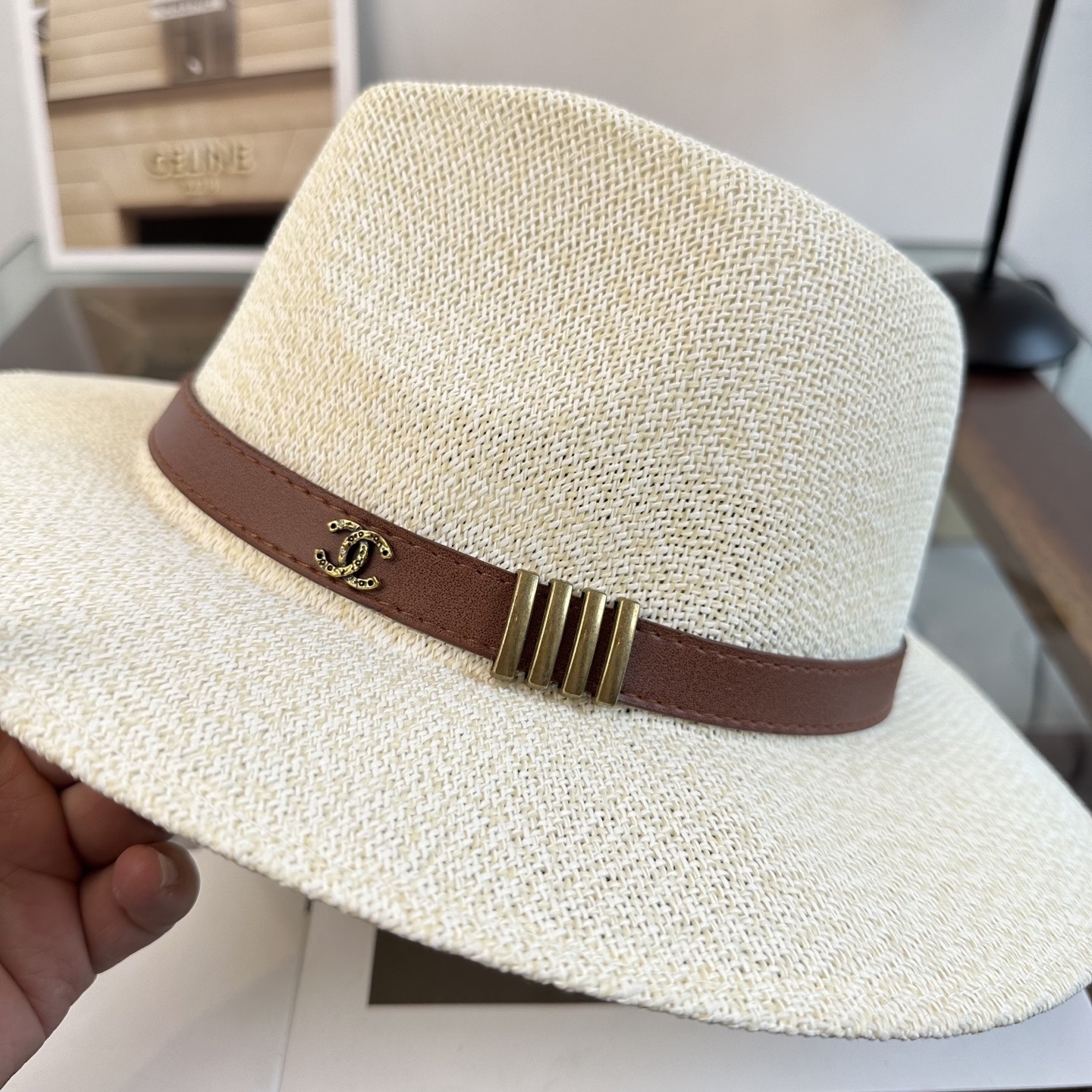 CHANEL香奈儿2026新款平顶草帽 夏天海边首选～新款材质编织而成～质感满分💯