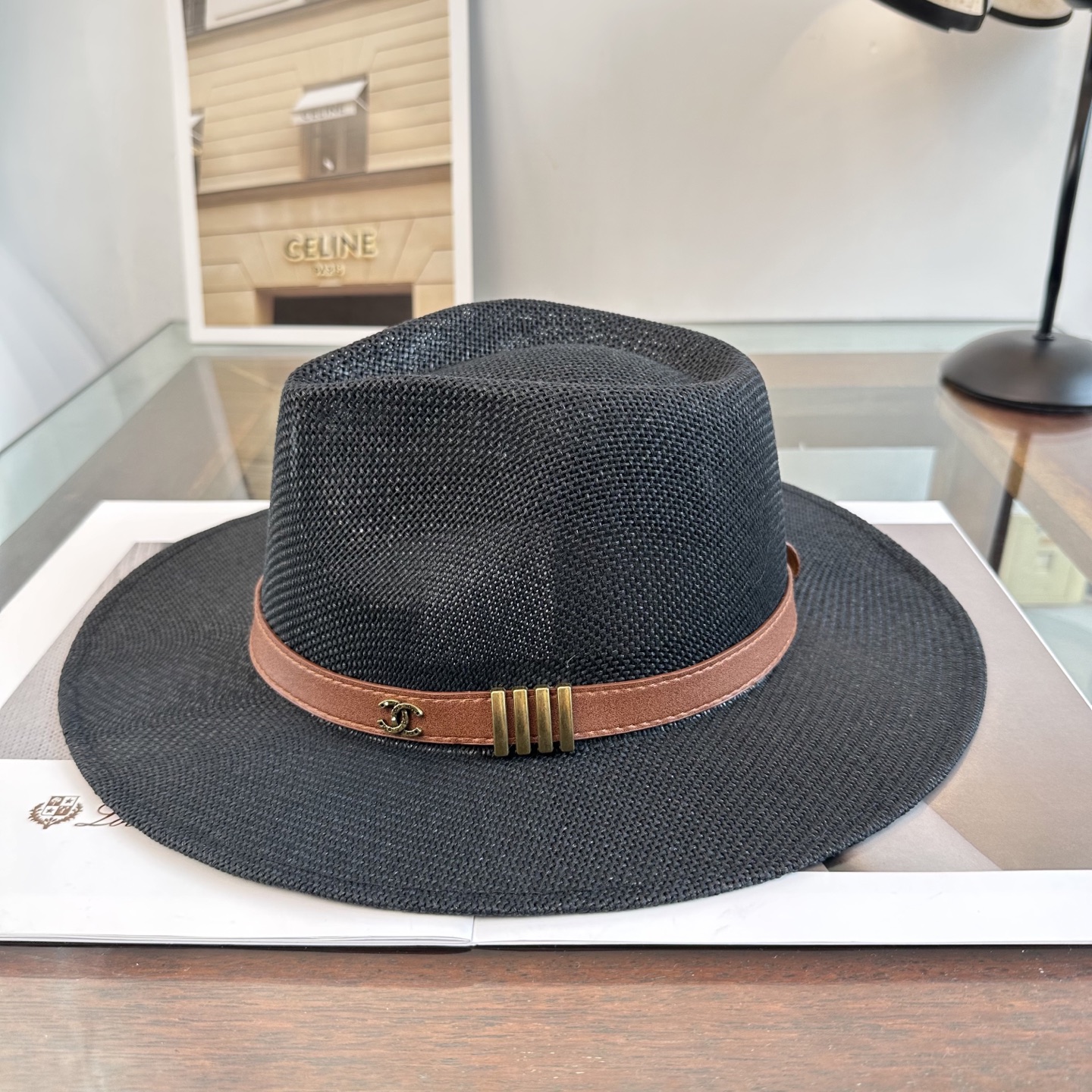 CHANEL香奈儿2026新款平顶草帽 夏天海边首选～新款材质编织而成～质感满分💯