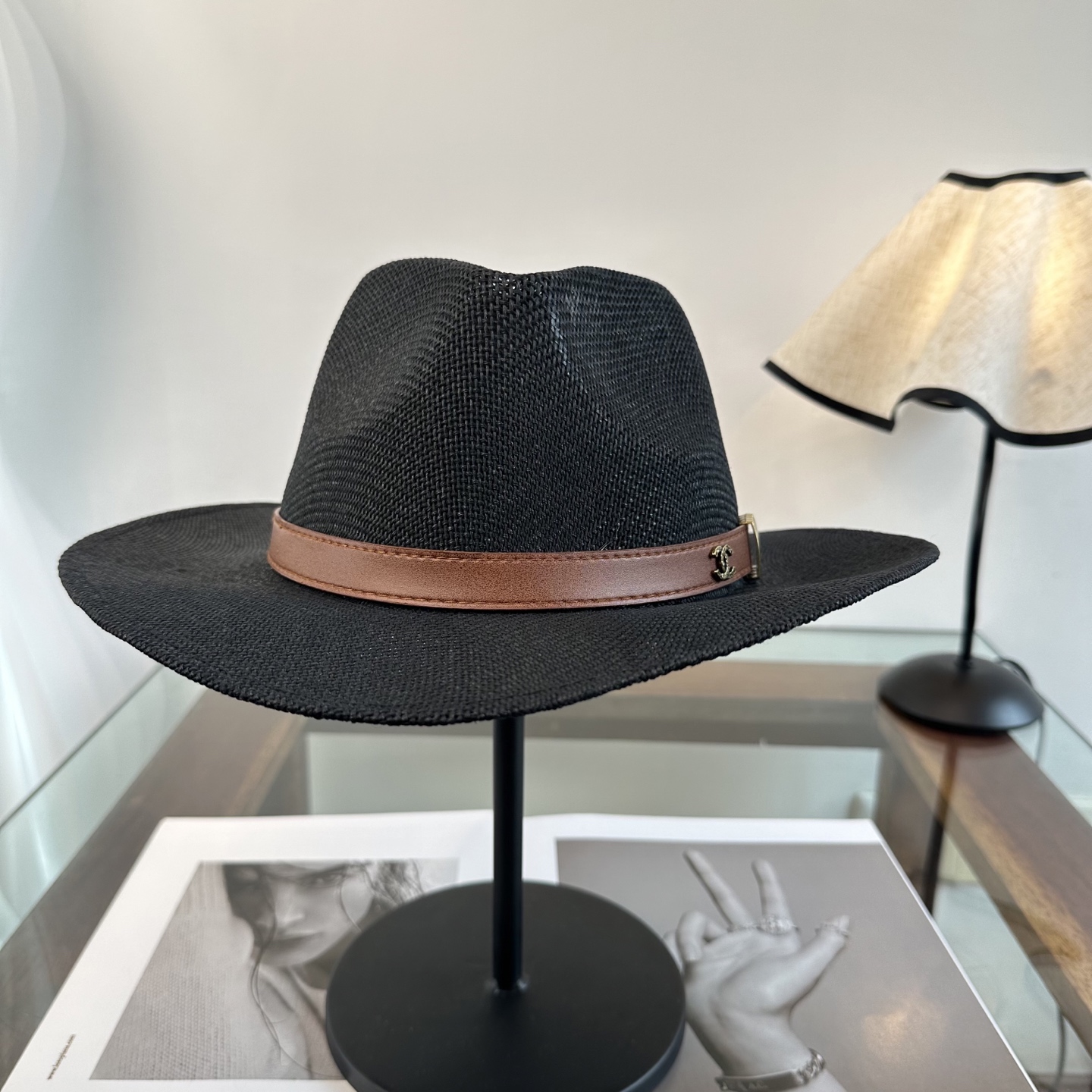 CHANEL香奈儿2026新款平顶草帽 夏天海边首选～新款材质编织而成～质感满分💯