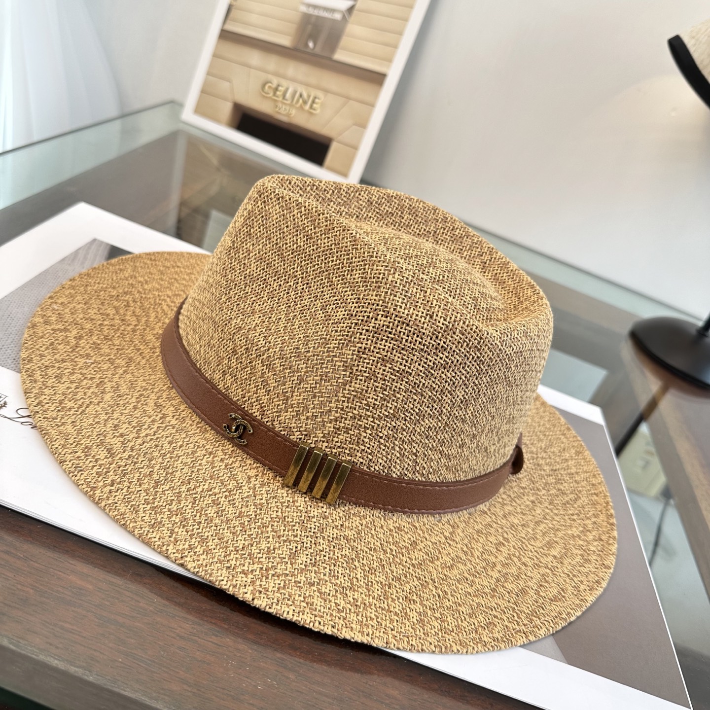 CHANEL香奈儿2026新款平顶草帽 夏天海边首选～新款材质编织而成～质感满分💯