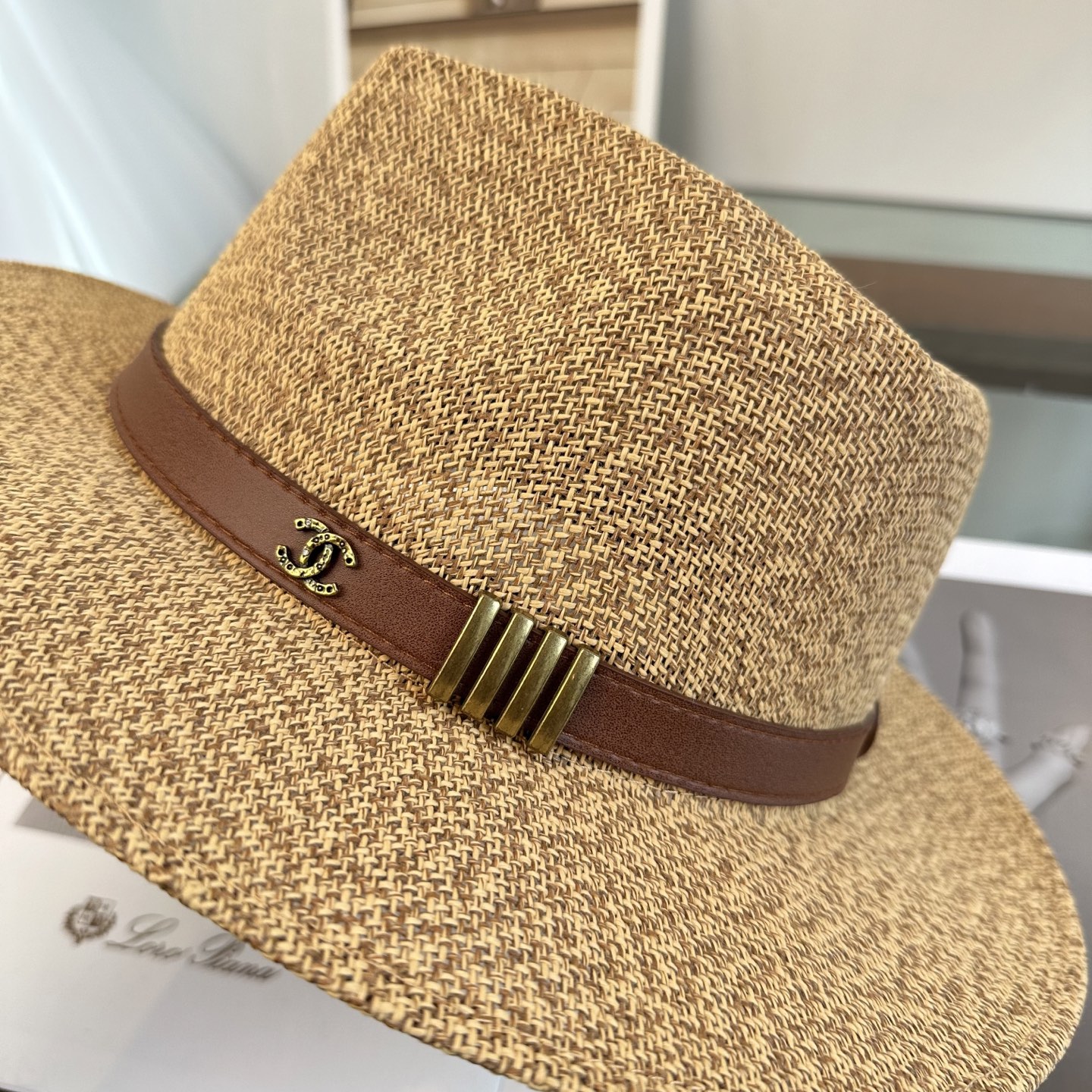 CHANEL香奈儿2026新款平顶草帽 夏天海边首选～新款材质编织而成～质感满分💯