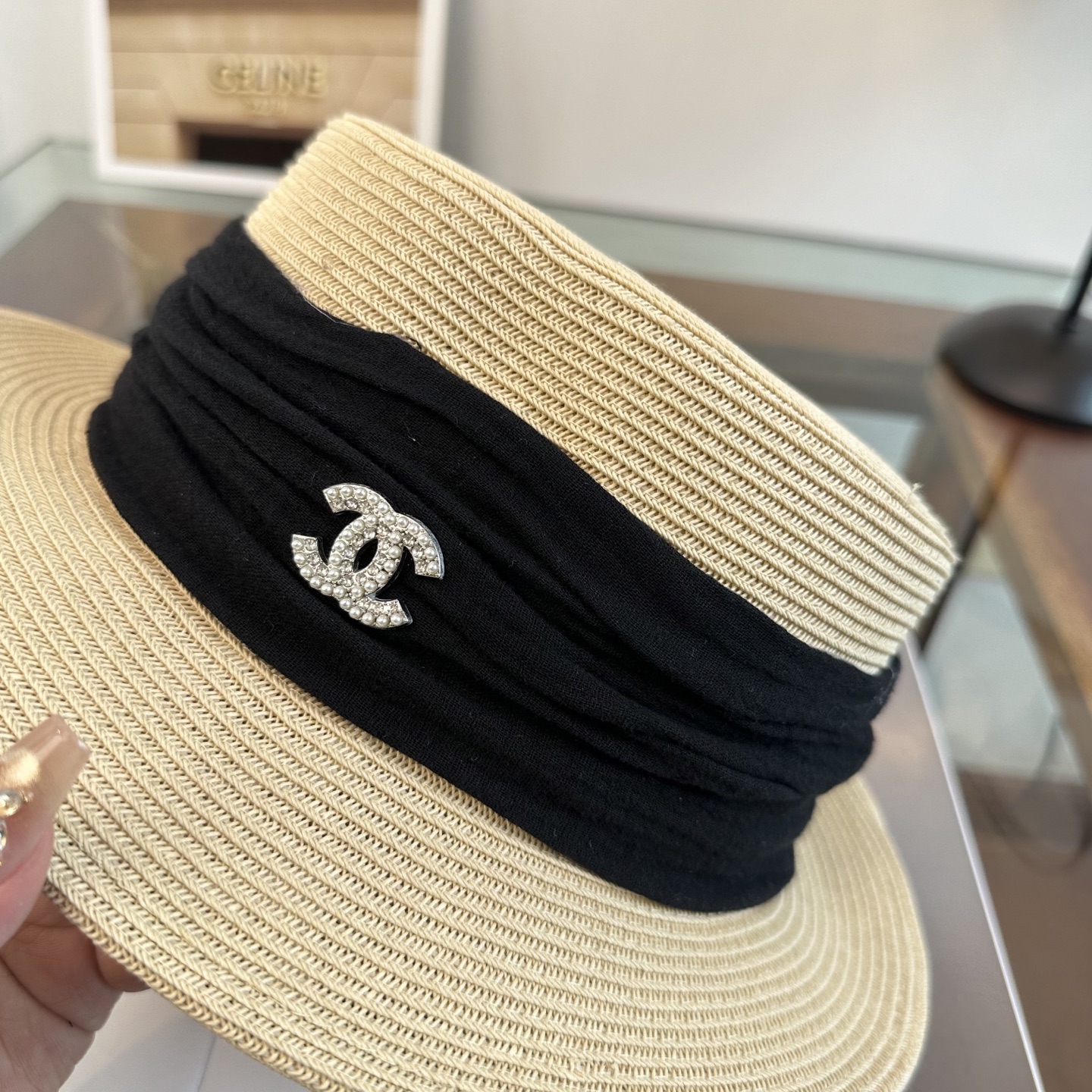 CHANEL香奈儿2026新款平顶草帽 夏天海边首选～新款材质编织而成～质感满分💯