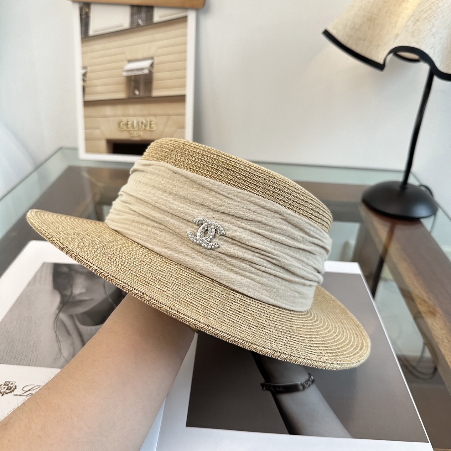 CHANEL香奈儿2026新款平顶草帽 夏天海边首选～新款材质编织而成～质感满分💯