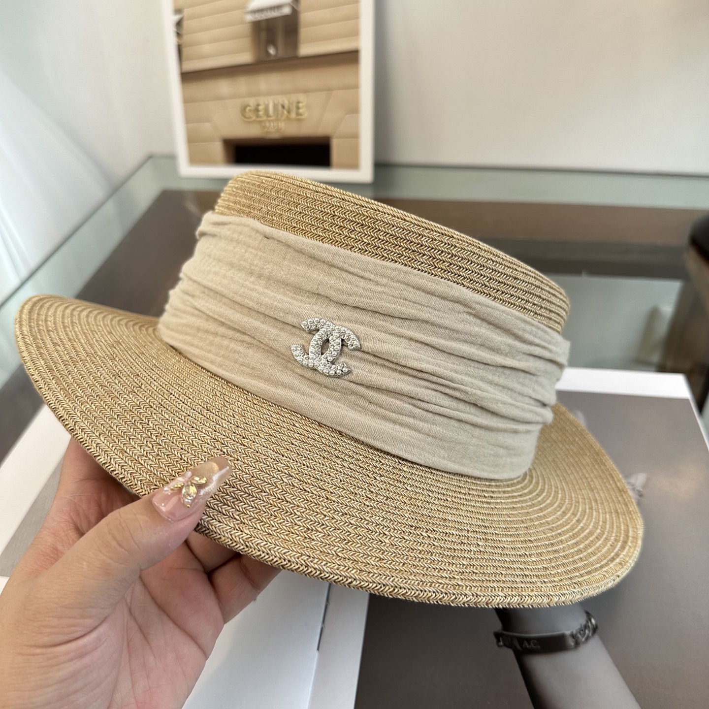 CHANEL香奈儿2026新款平顶草帽 夏天海边首选～新款材质编织而成～质感满分💯