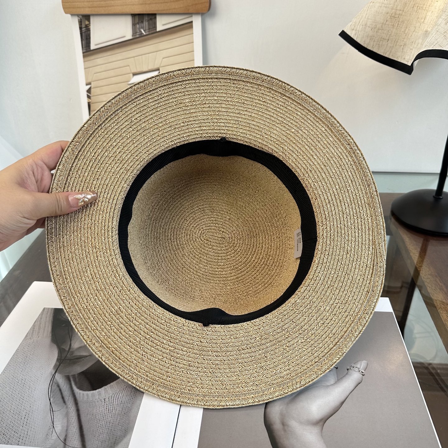 CHANEL香奈儿2026新款平顶草帽 夏天海边首选～新款材质编织而成～质感满分💯