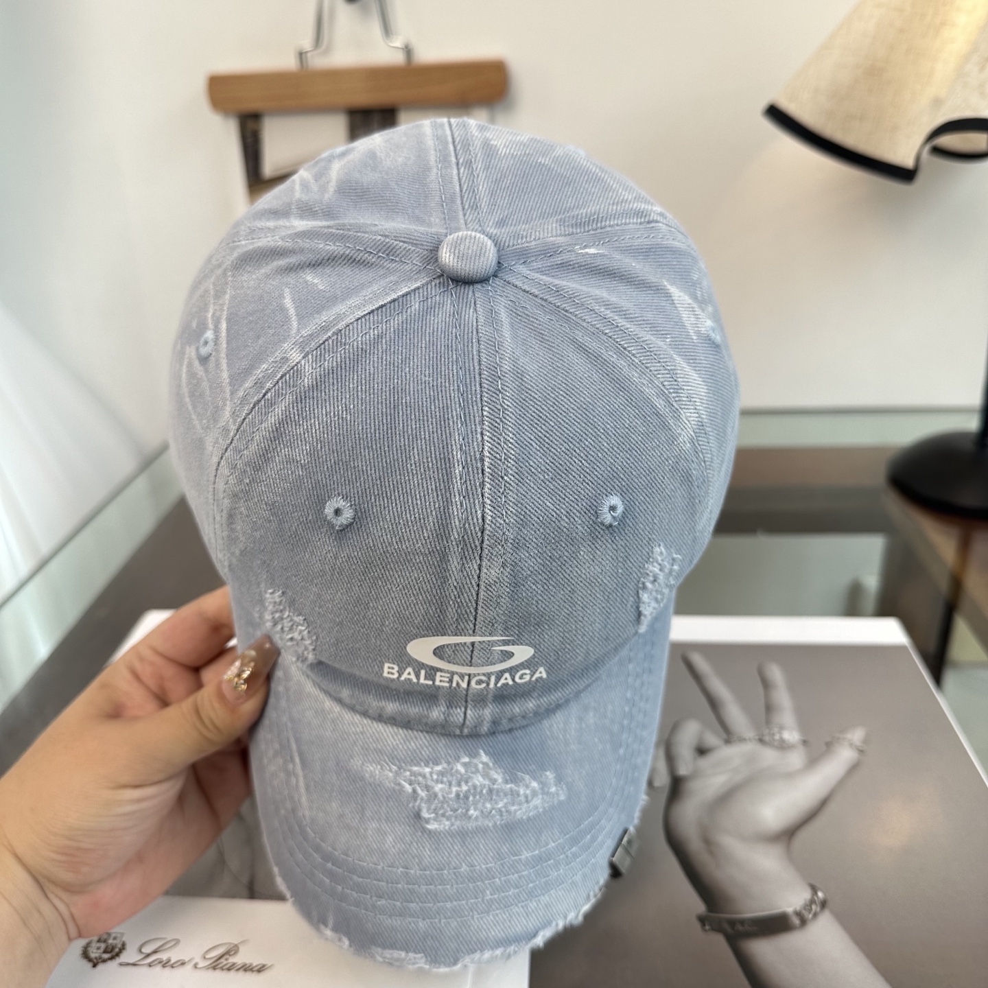 新品Balenciaga 巴黎世家字母新款棒球帽现货秒发🧢简约时尚超级无敌好看的帽子！情侣款！