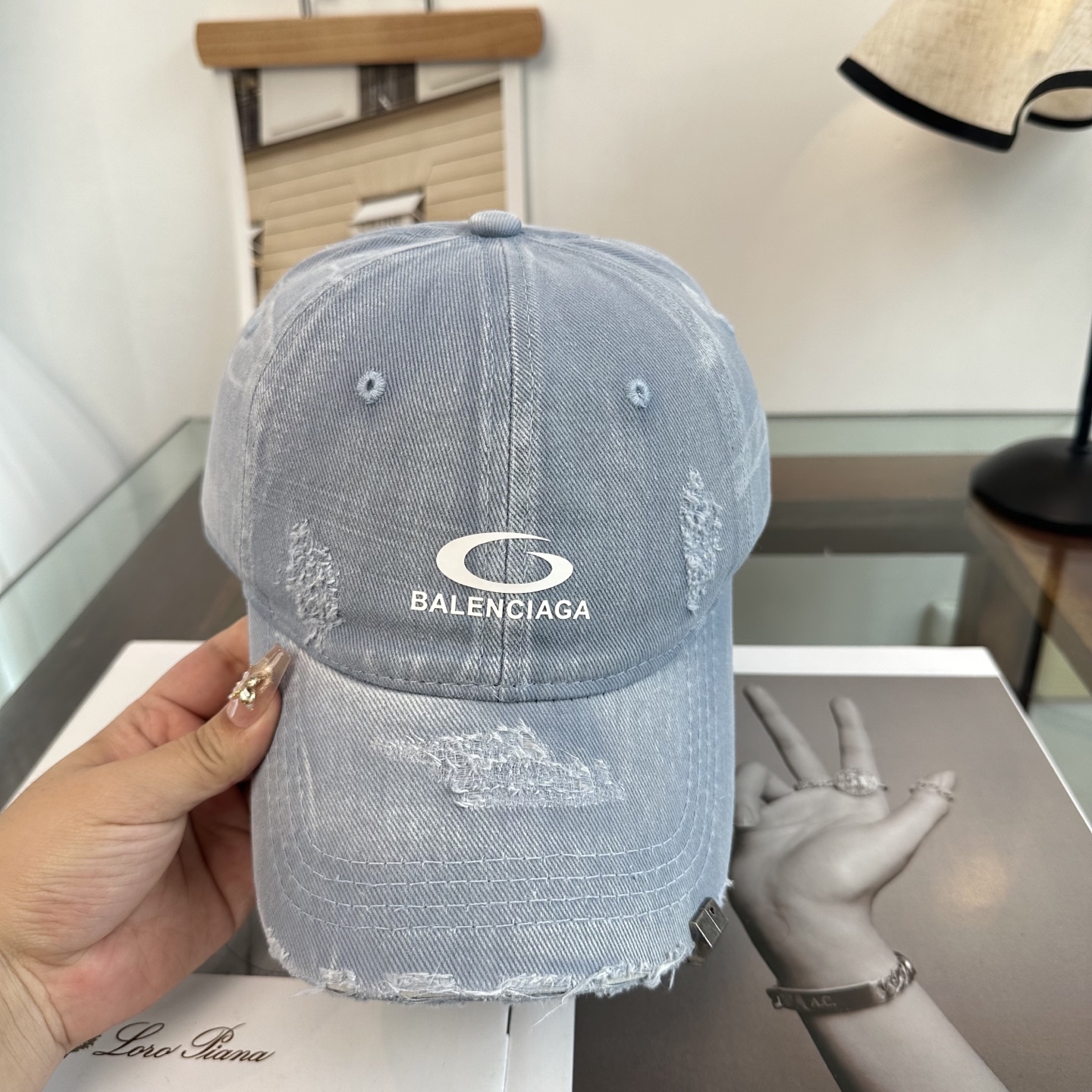 新品Balenciaga 巴黎世家字母新款棒球帽现货秒发🧢简约时尚超级无敌好看的帽子！情侣款！