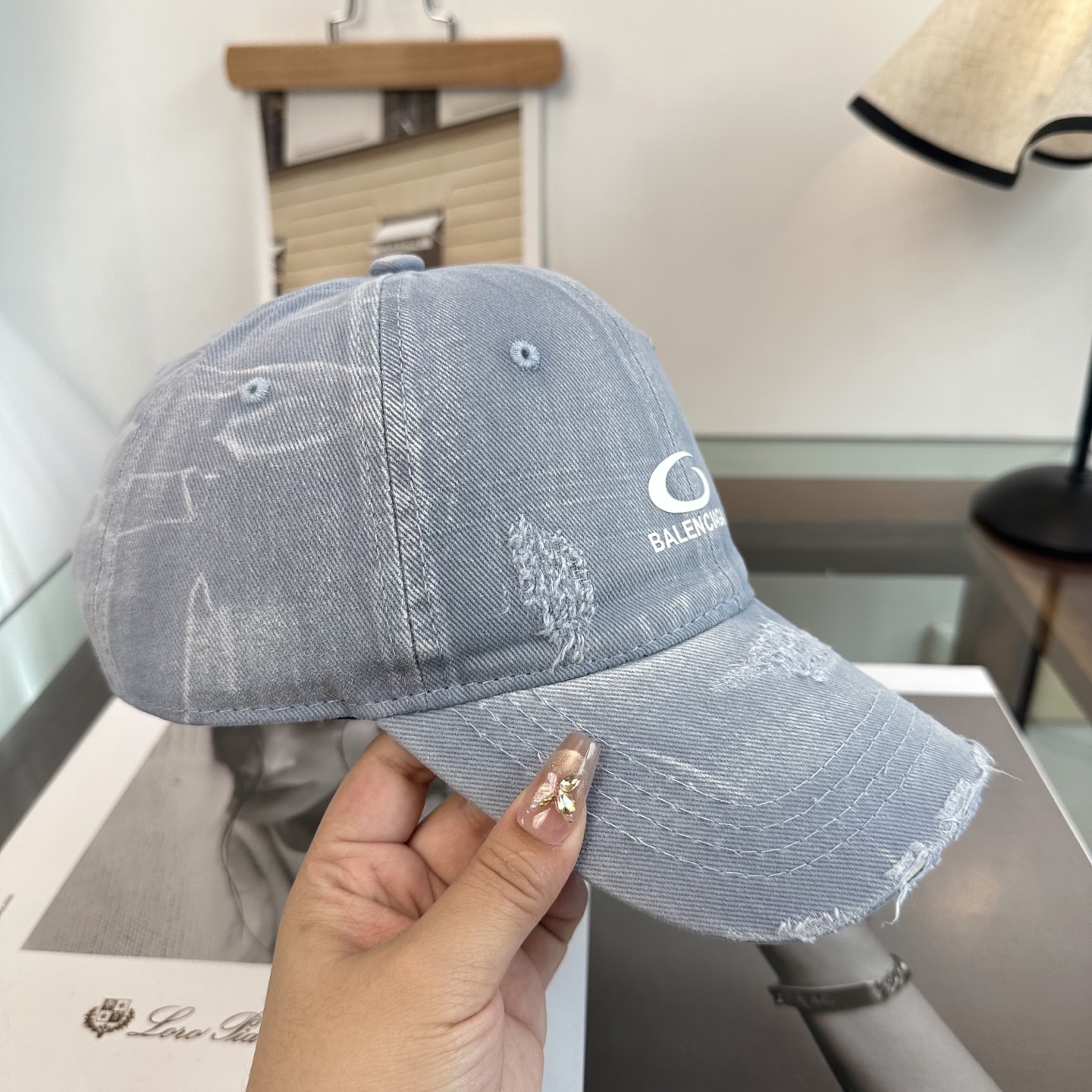 新品Balenciaga 巴黎世家字母新款棒球帽现货秒发🧢简约时尚超级无敌好看的帽子！情侣款！
