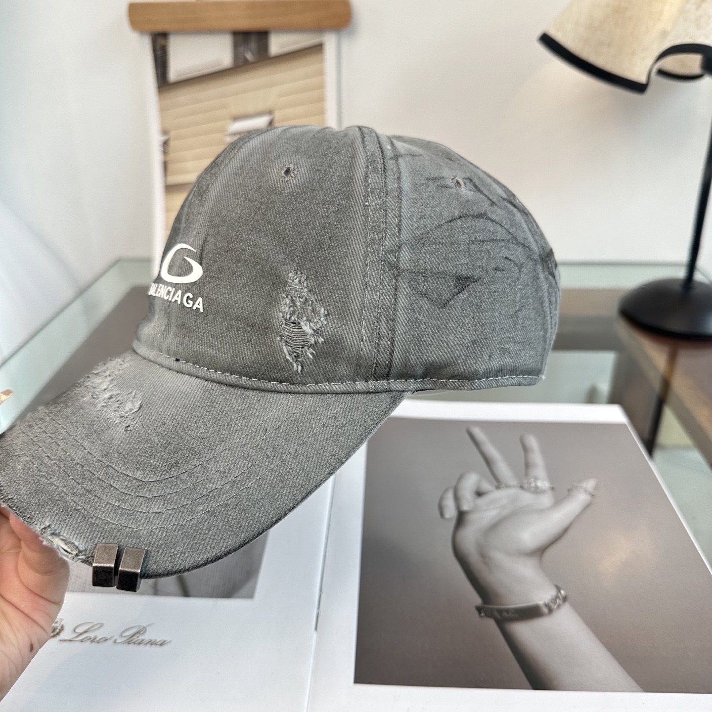 新品Balenciaga 巴黎世家字母新款棒球帽现货秒发🧢简约时尚超级无敌好看的帽子！情侣款！