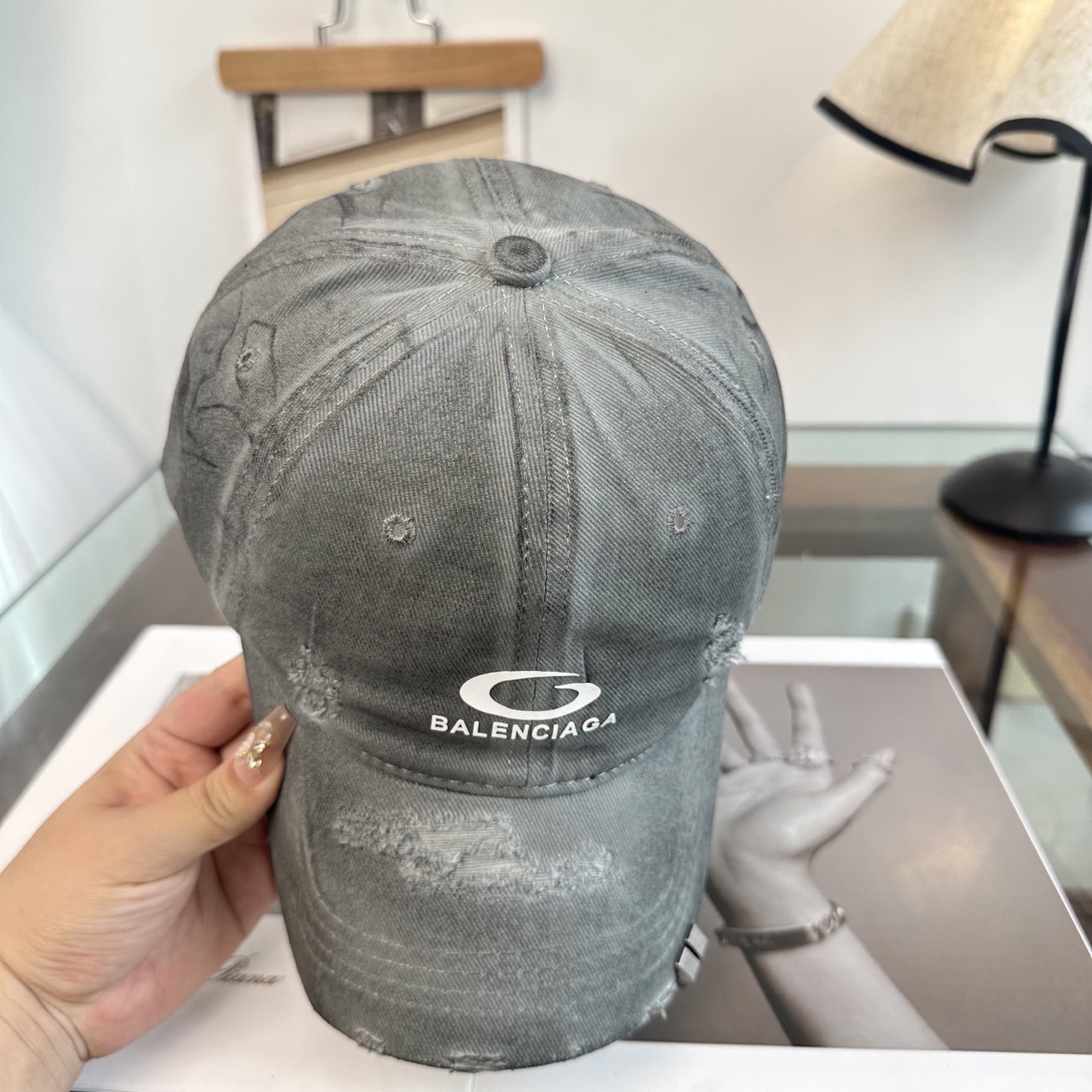 新品Balenciaga 巴黎世家字母新款棒球帽现货秒发🧢简约时尚超级无敌好看的帽子！情侣款！