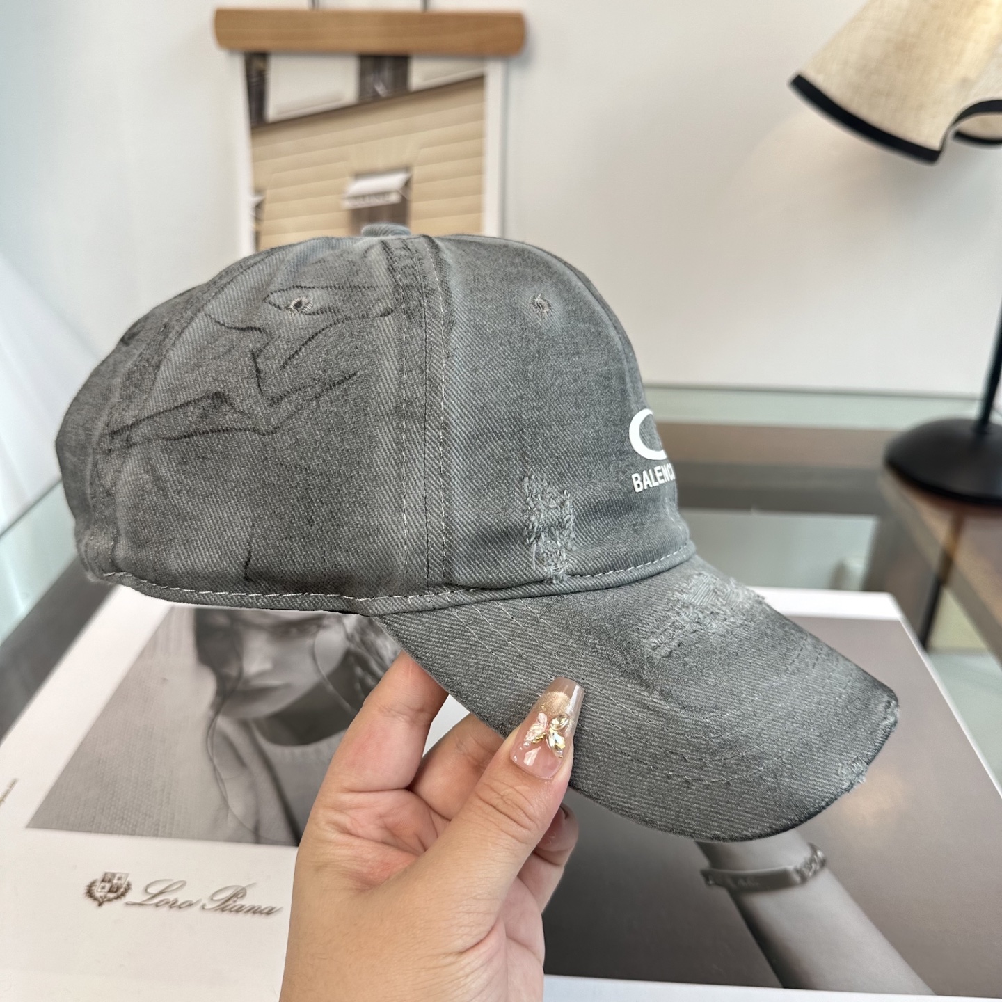 新品Balenciaga 巴黎世家字母新款棒球帽现货秒发🧢简约时尚超级无敌好看的帽子！情侣款！