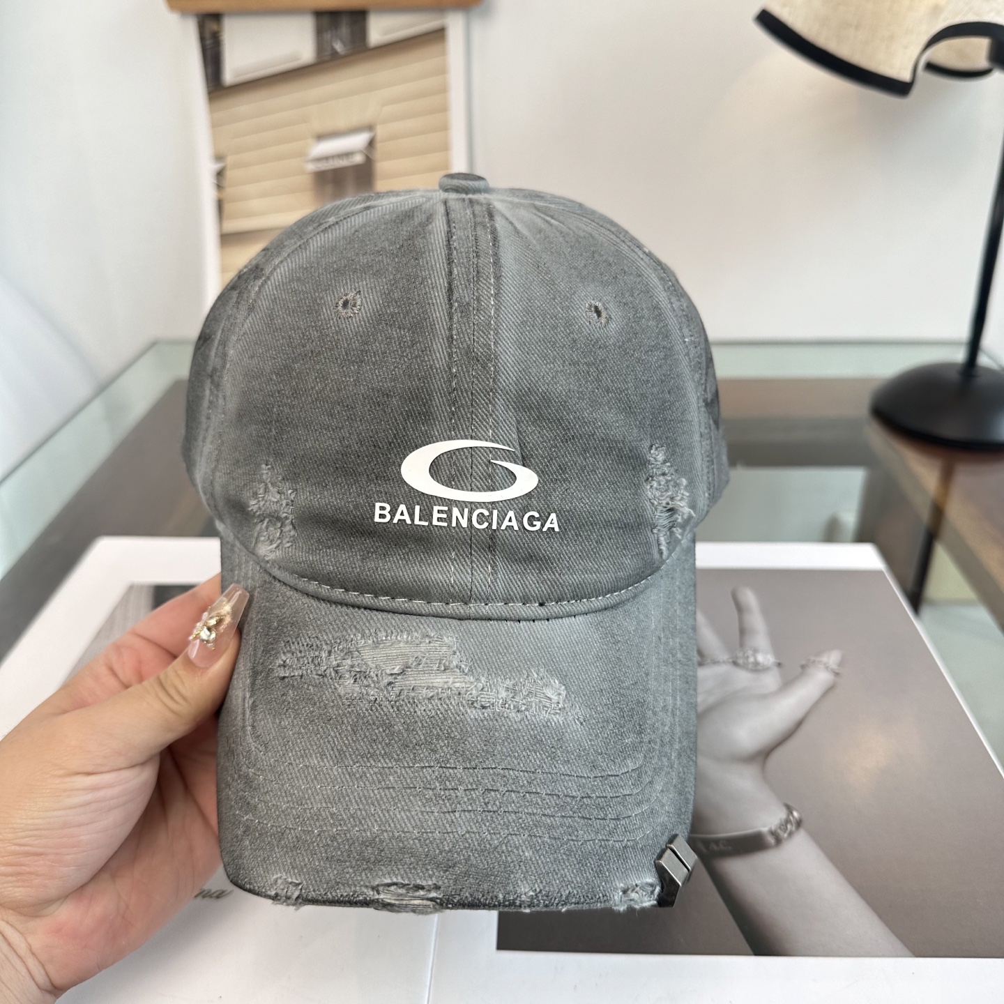 新品Balenciaga 巴黎世家字母新款棒球帽现货秒发🧢简约时尚超级无敌好看的帽子！情侣款！