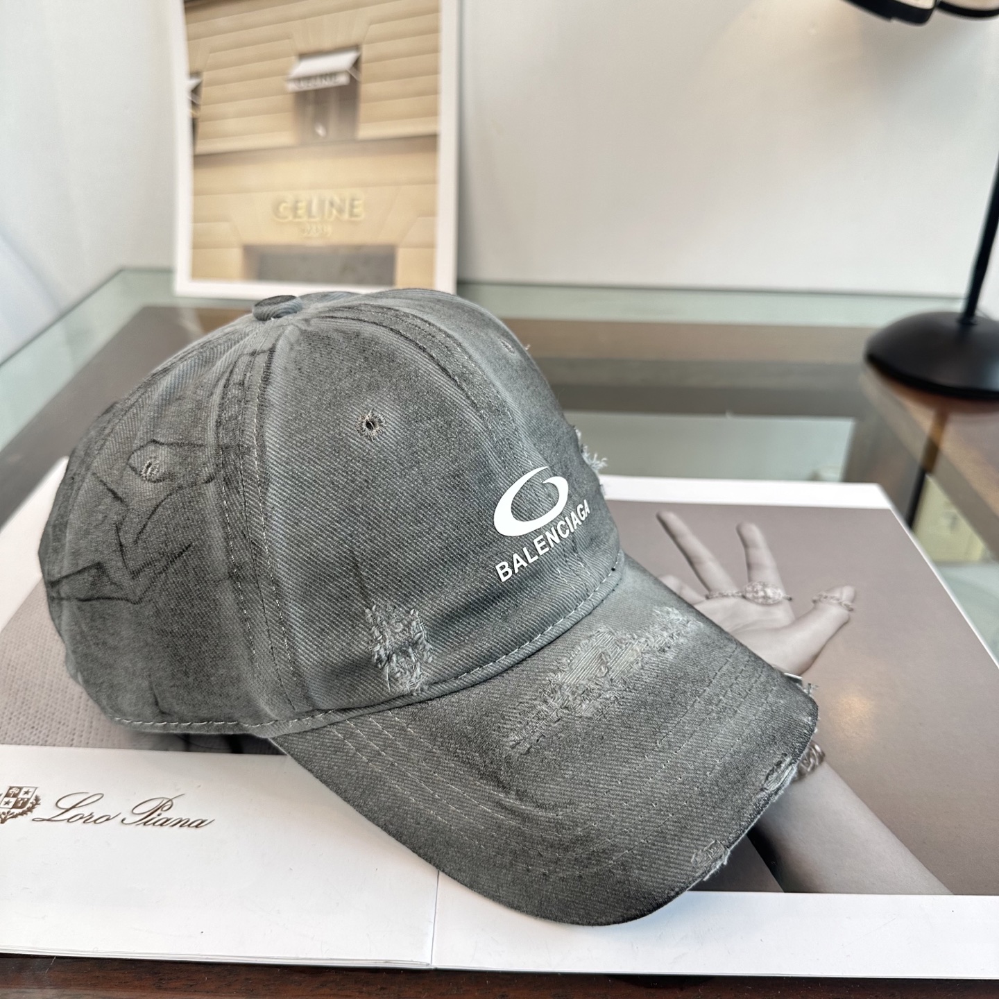 新品Balenciaga 巴黎世家字母新款棒球帽现货秒发🧢简约时尚超级无敌好看的帽子！情侣款！