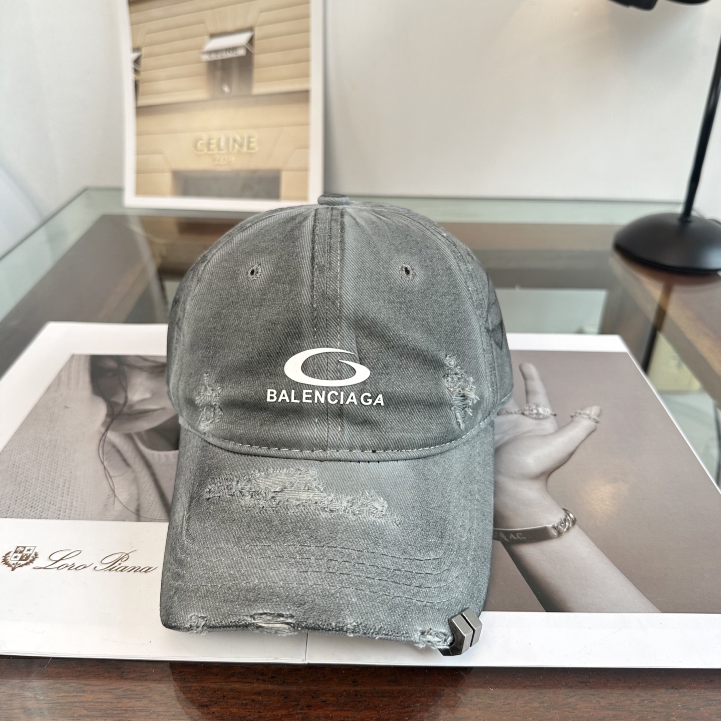 新品Balenciaga 巴黎世家字母新款棒球帽现货秒发🧢简约时尚超级无敌好看的帽子！情侣款！