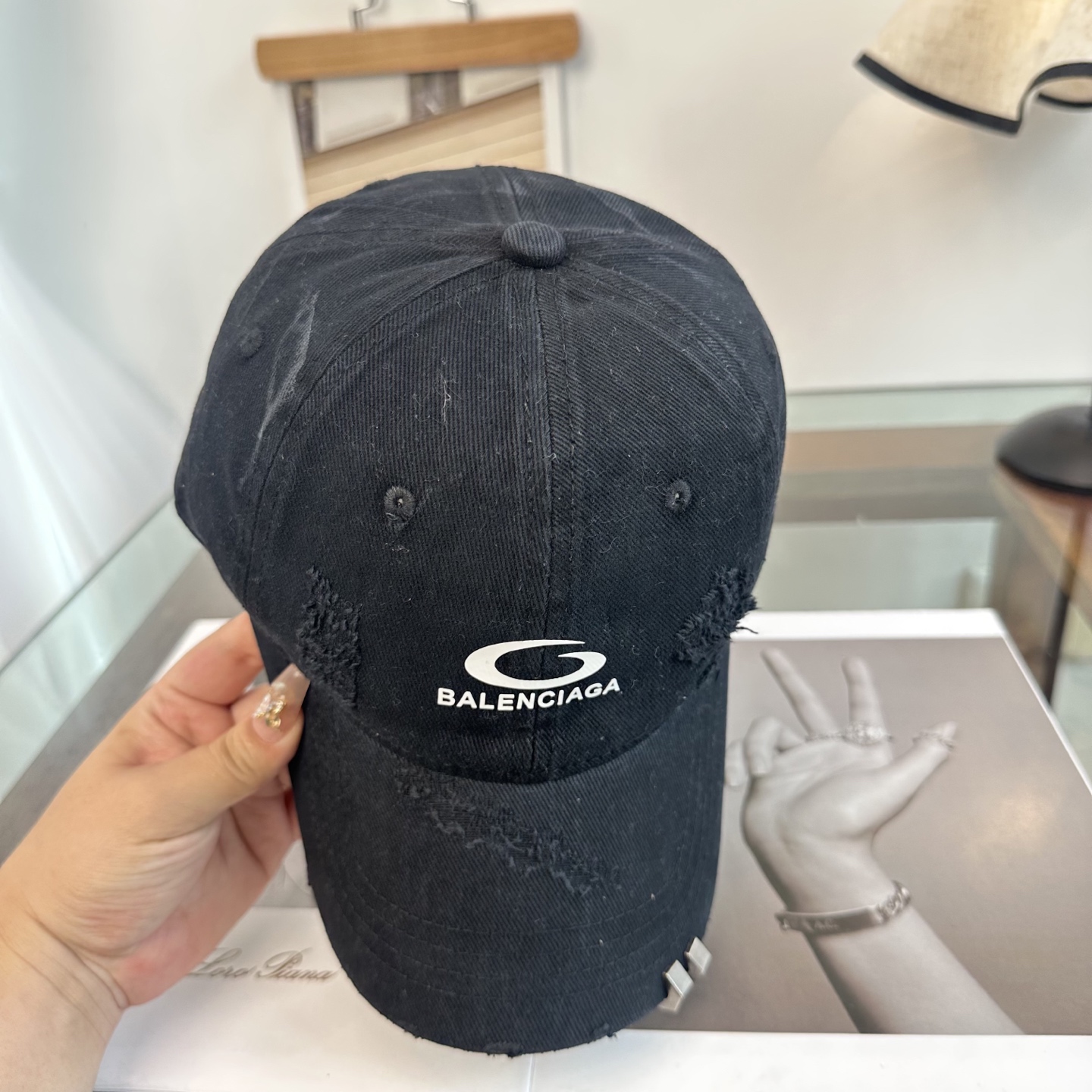 新品Balenciaga 巴黎世家字母新款棒球帽现货秒发🧢简约时尚超级无敌好看的帽子！情侣款！