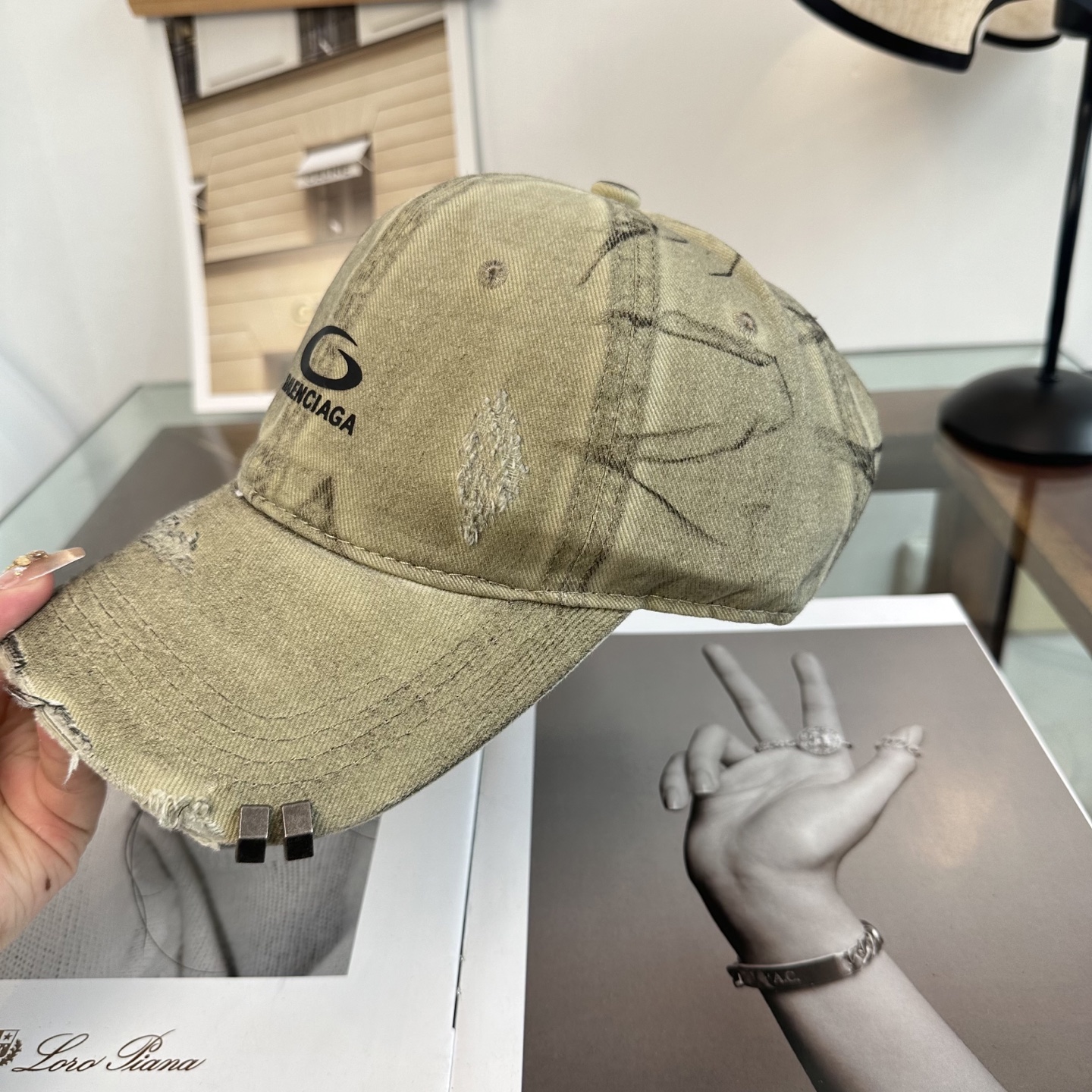 新品Balenciaga 巴黎世家字母新款棒球帽现货秒发🧢简约时尚超级无敌好看的帽子！情侣款！
