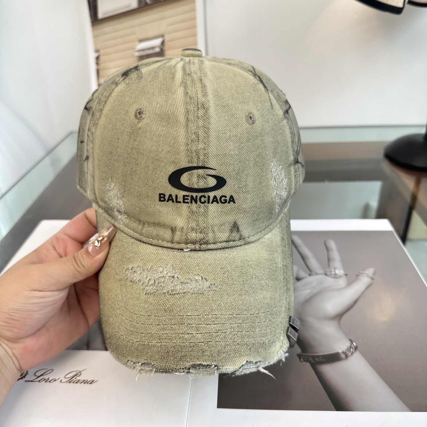 新品Balenciaga 巴黎世家字母新款棒球帽现货秒发🧢简约时尚超级无敌好看的帽子！情侣款！