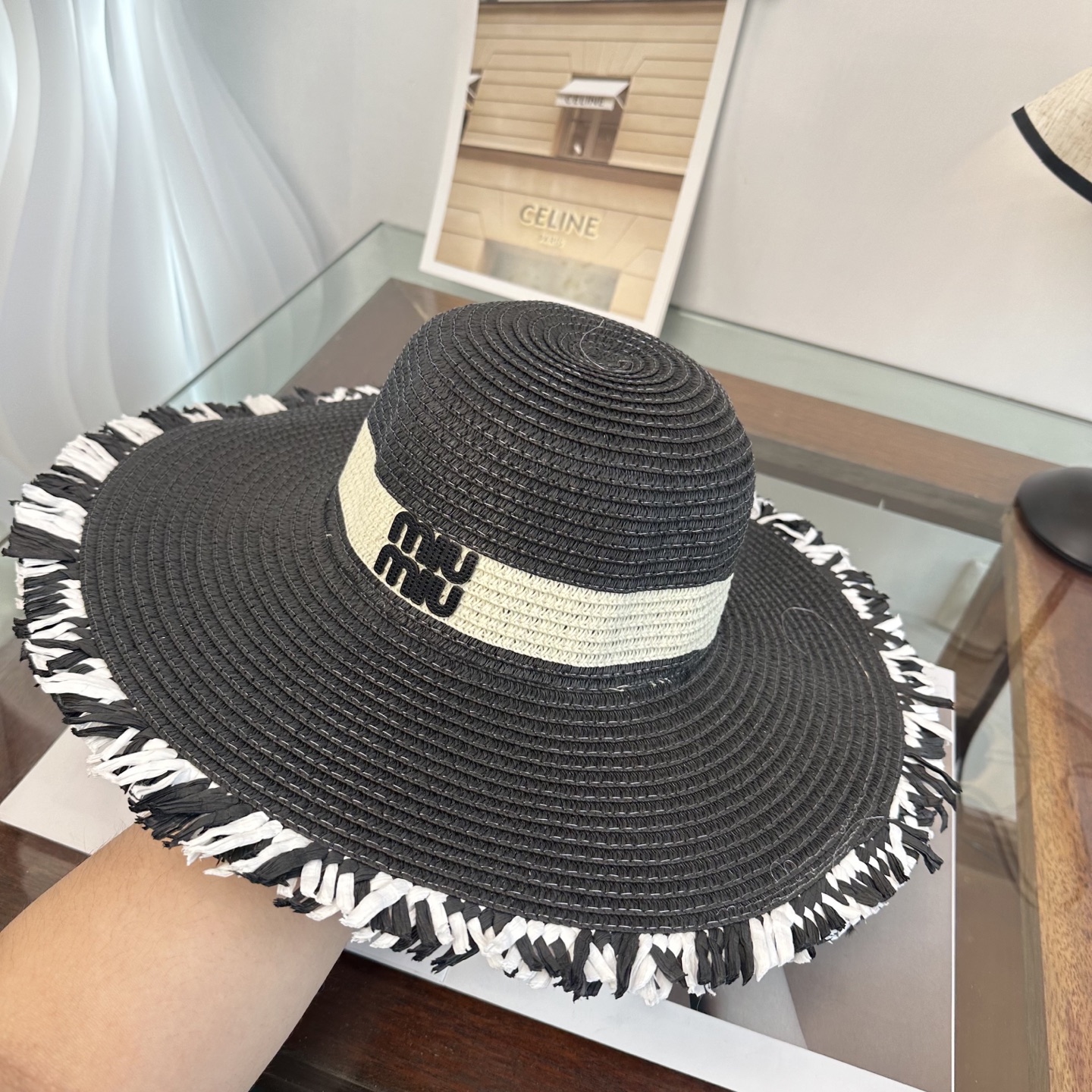 miumiu缪缪 2026新款平顶草帽 夏天海边首选～新款材质编织而成～质感满分💯