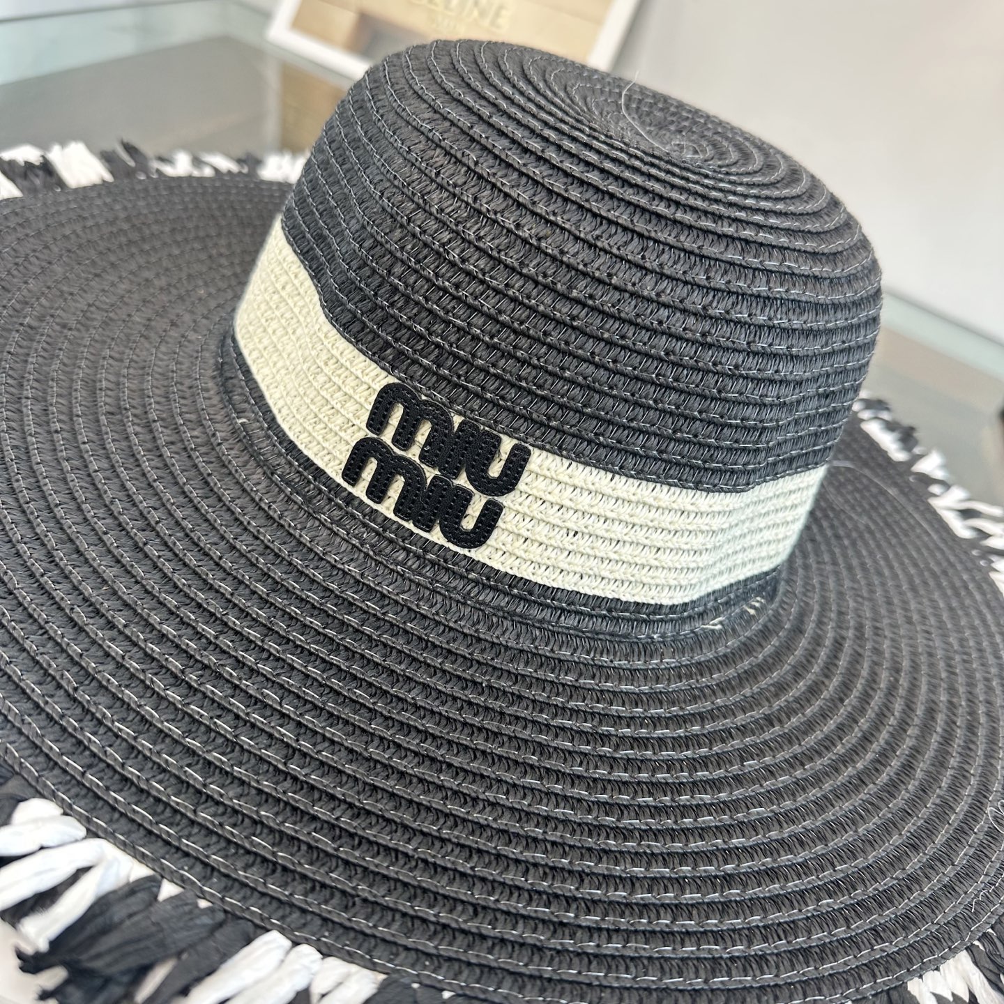 miumiu缪缪 2026新款平顶草帽 夏天海边首选～新款材质编织而成～质感满分💯