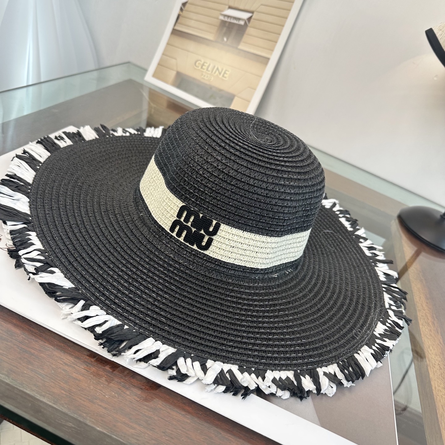 miumiu缪缪 2026新款平顶草帽 夏天海边首选～新款材质编织而成～质感满分💯