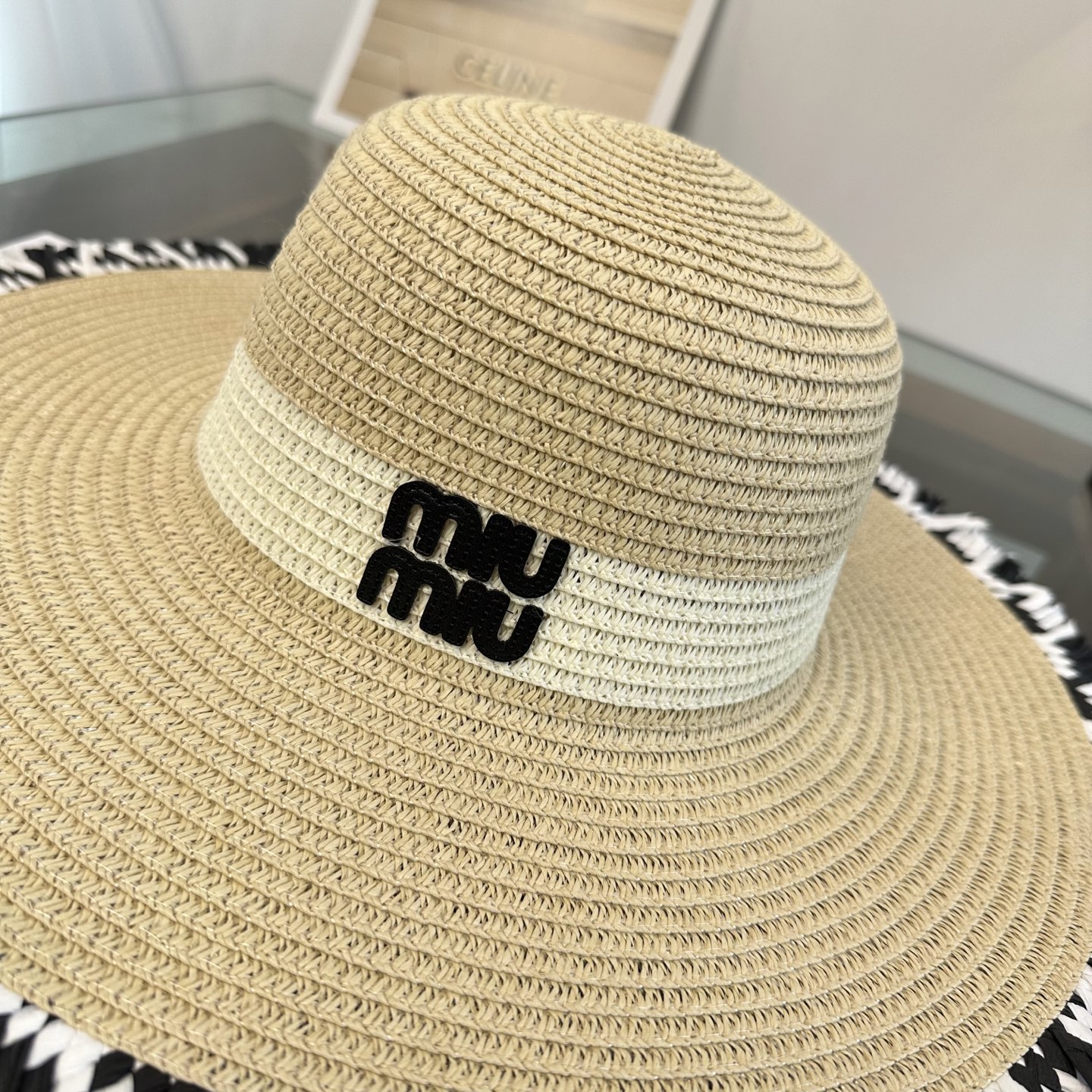 miumiu缪缪 2026新款平顶草帽 夏天海边首选～新款材质编织而成～质感满分💯