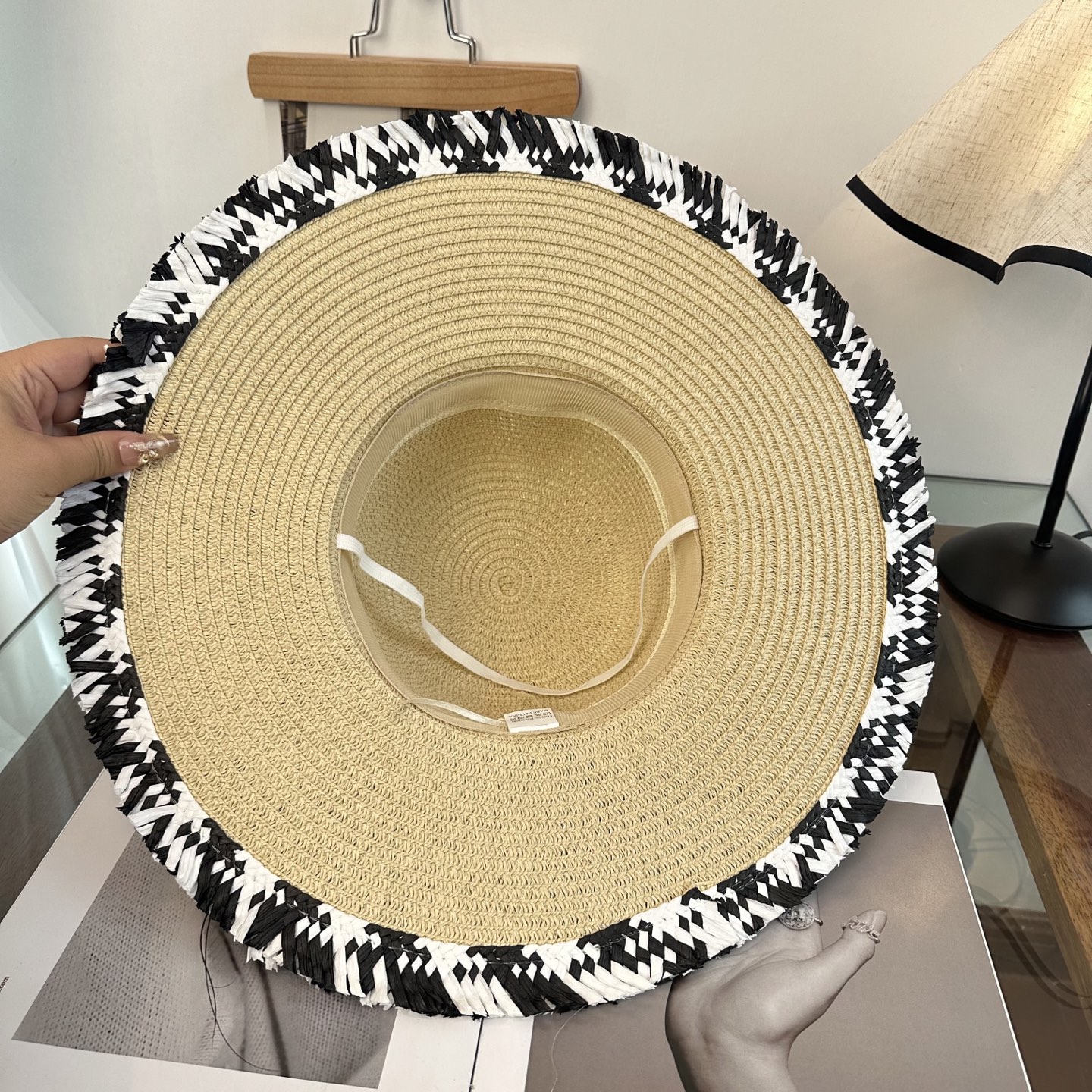 miumiu缪缪 2026新款平顶草帽 夏天海边首选～新款材质编织而成～质感满分💯