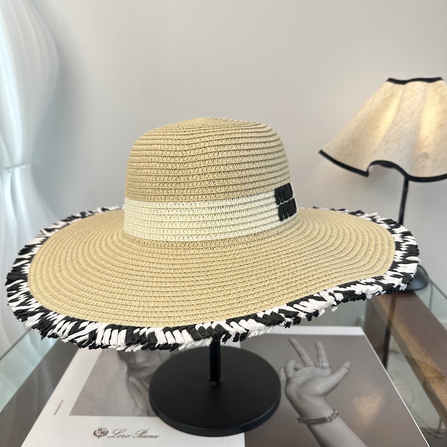 miumiu缪缪 2026新款平顶草帽 夏天海边首选～新款材质编织而成～质感满分💯