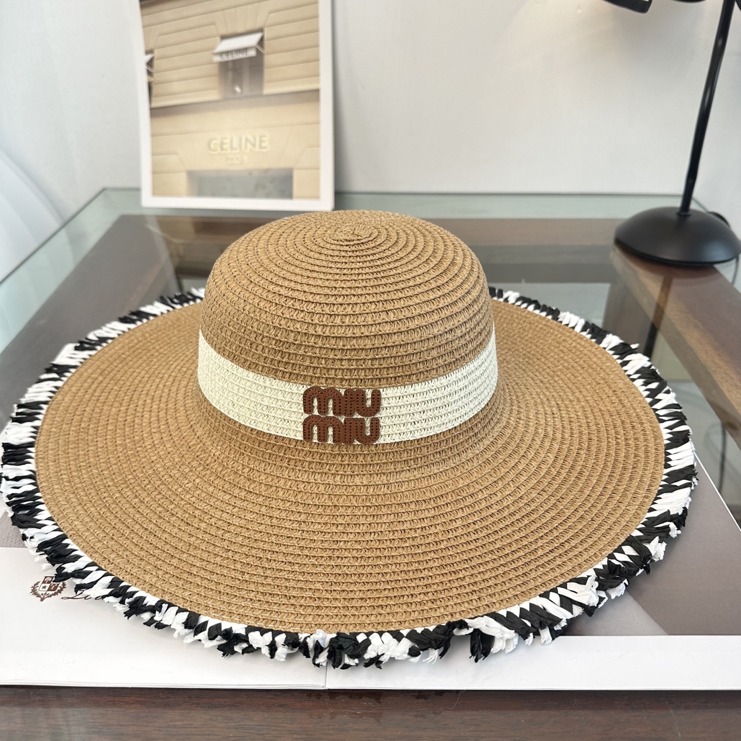 miumiu缪缪 2026新款平顶草帽 夏天海边首选～新款材质编织而成～质感满分💯