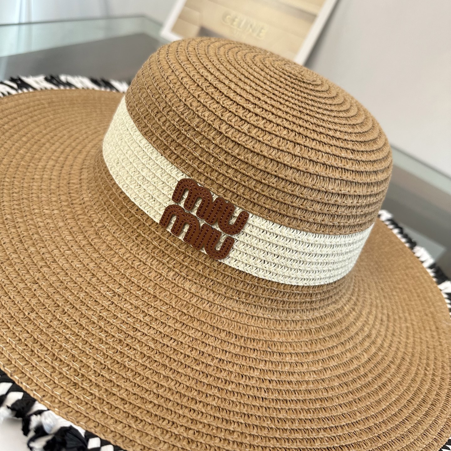 miumiu缪缪 2026新款平顶草帽 夏天海边首选～新款材质编织而成～质感满分💯