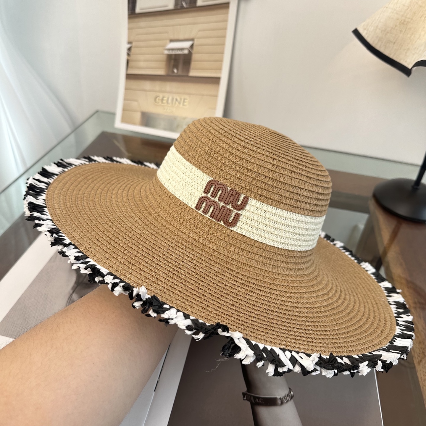 miumiu缪缪 2026新款平顶草帽 夏天海边首选～新款材质编织而成～质感满分💯