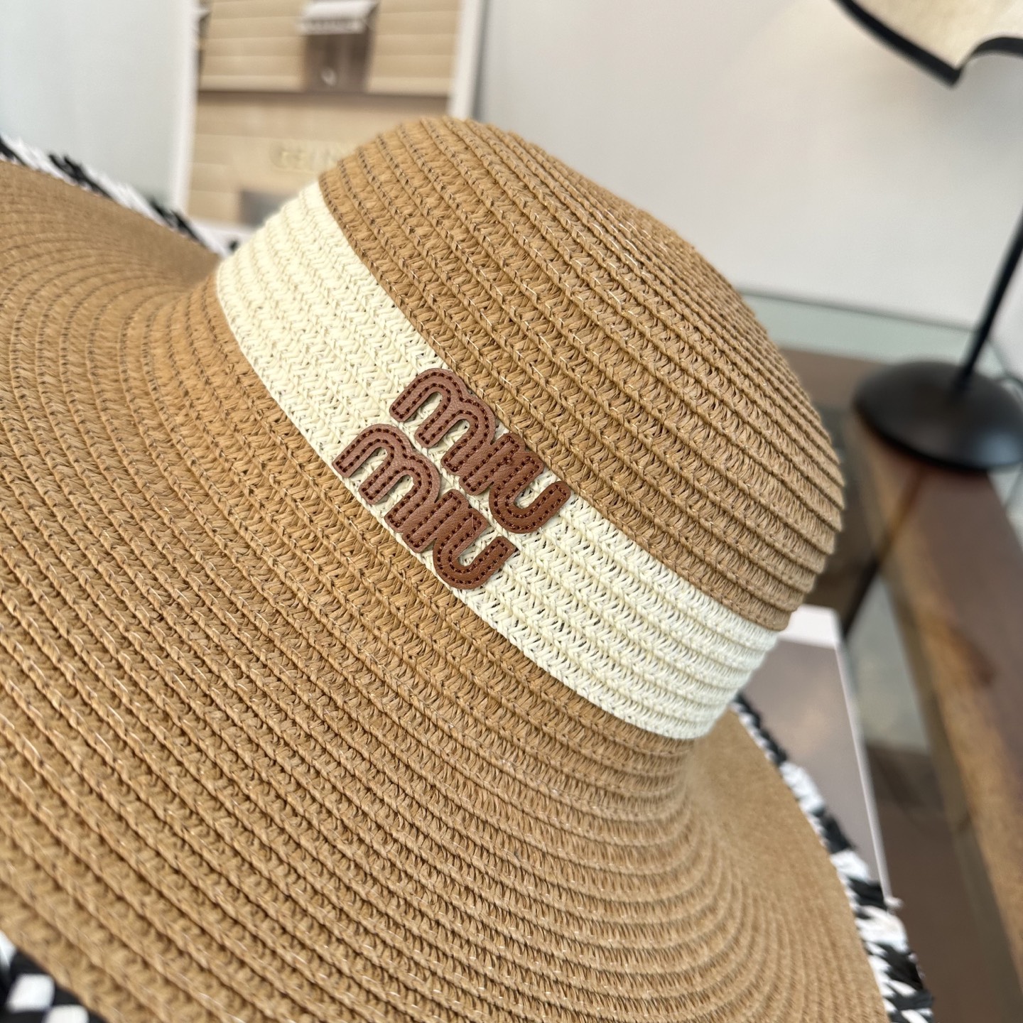 miumiu缪缪 2026新款平顶草帽 夏天海边首选～新款材质编织而成～质感满分💯