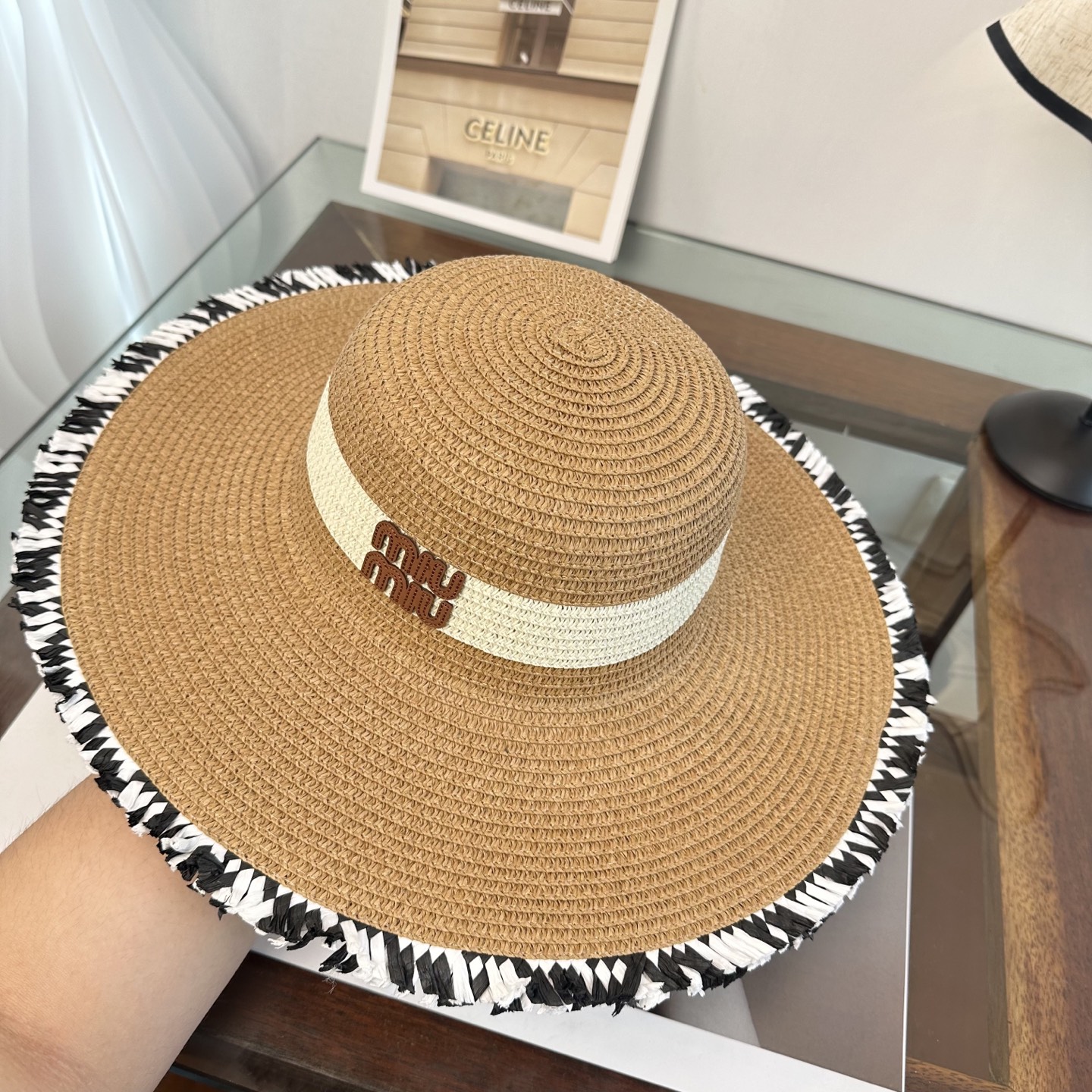 miumiu缪缪 2026新款平顶草帽 夏天海边首选～新款材质编织而成～质感满分💯