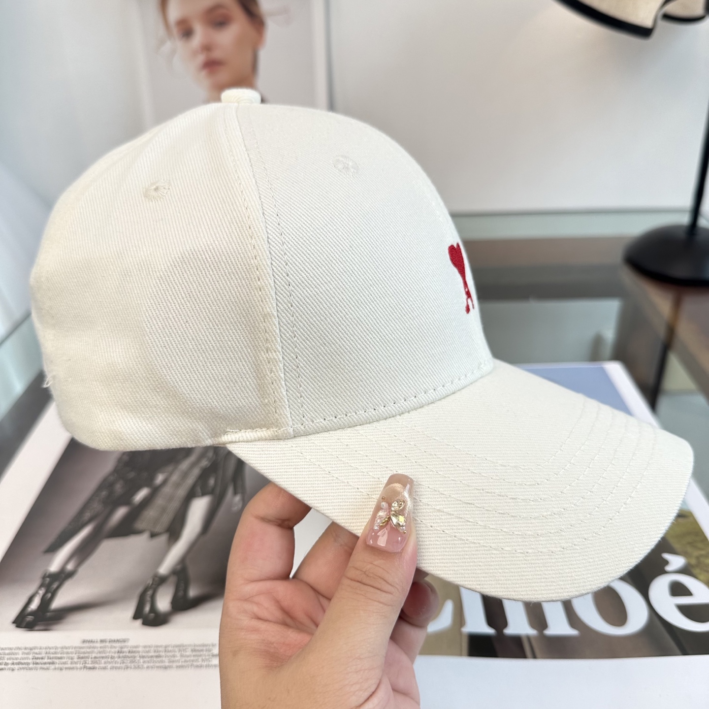 ami 棒球帽颜值担当，遮阳挡风的四季款，闭眼入版型挺阔 面料很好喔