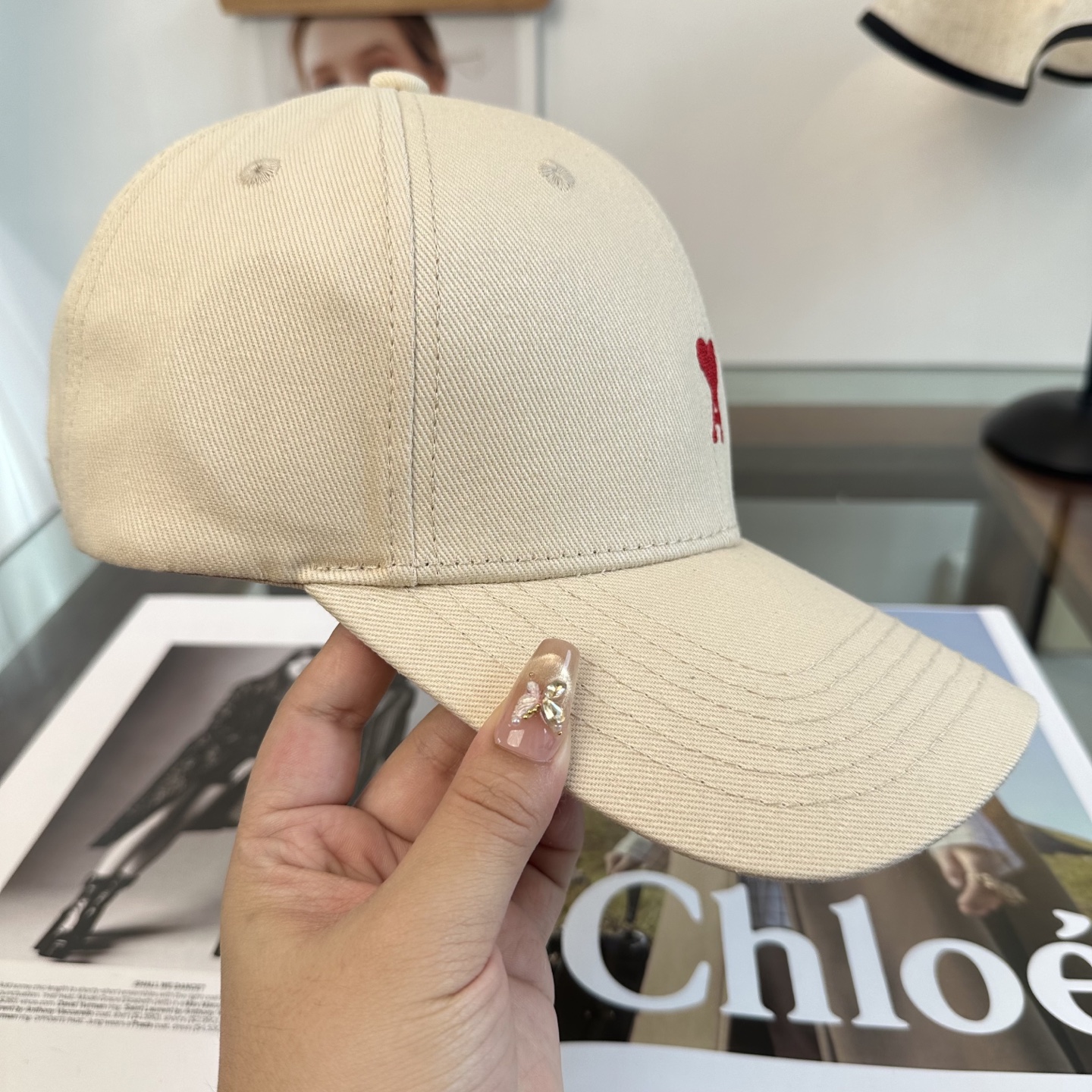 ami 棒球帽颜值担当，遮阳挡风的四季款，闭眼入版型挺阔 面料很好喔