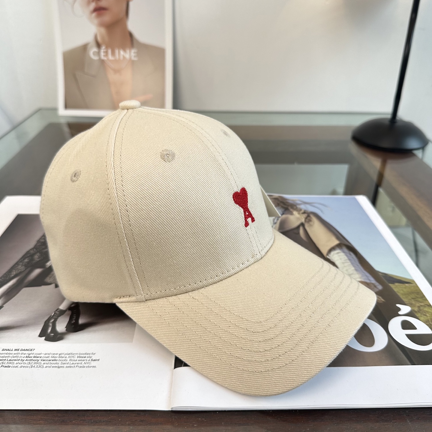 ami 棒球帽颜值担当，遮阳挡风的四季款，闭眼入版型挺阔 面料很好喔