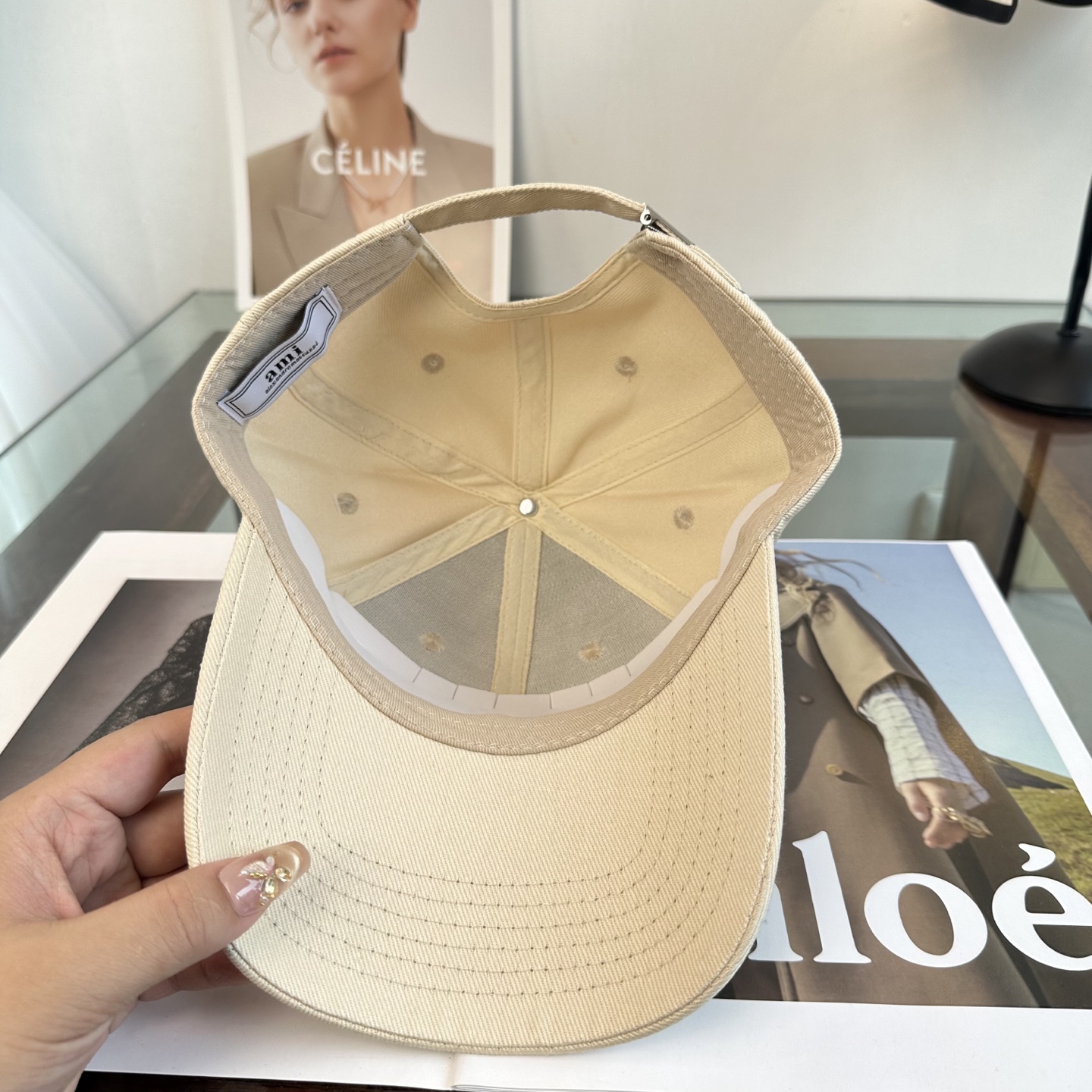 ami 棒球帽颜值担当，遮阳挡风的四季款，闭眼入版型挺阔 面料很好喔