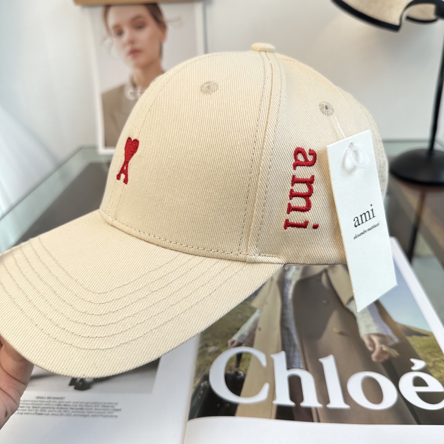 ami 棒球帽颜值担当，遮阳挡风的四季款，闭眼入版型挺阔 面料很好喔