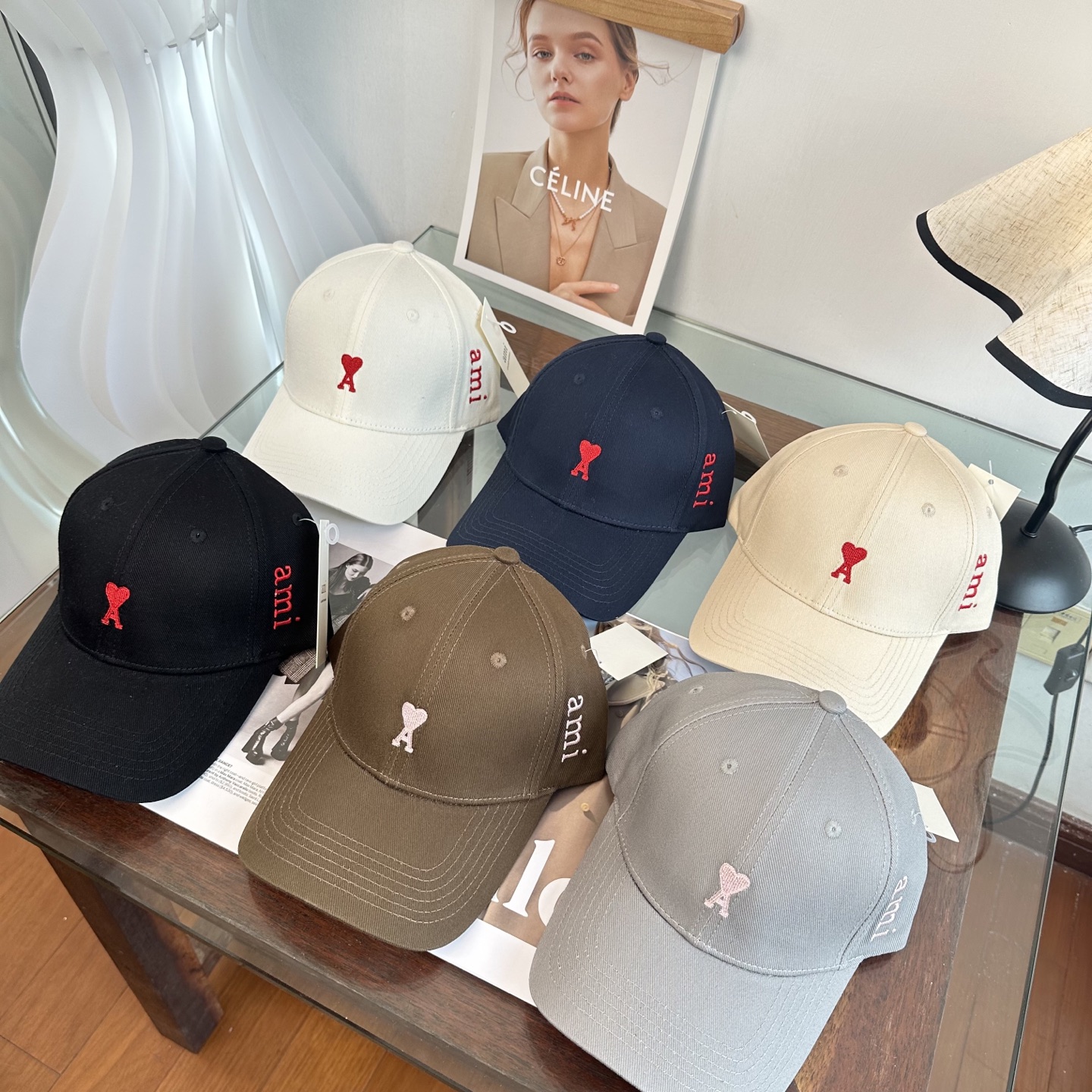 ami 棒球帽颜值担当，遮阳挡风的四季款，闭眼入版型挺阔 面料很好喔